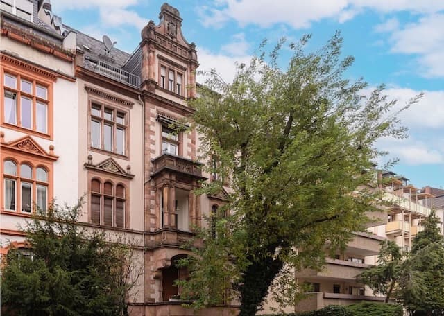 Herrschaftliche Beletage in einer Westend-Villa – 6 Zimmer, 4 Meter Deckenhöhe und Originalparkett in der Westendstraße