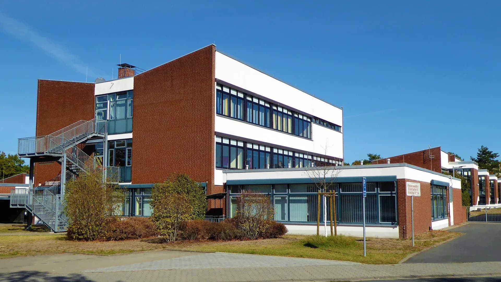 Adolf-Reichwein-Schule an der Leibnizstraße in Heusenstamm