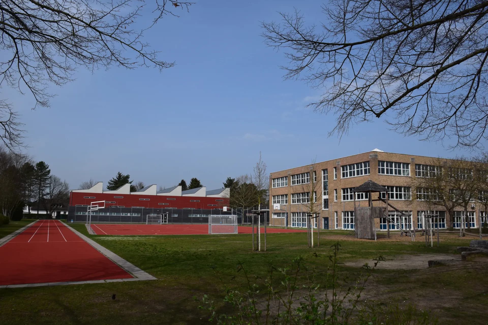 Sportplatz der Adolf-Reichwein-Schule in Heusenstamm