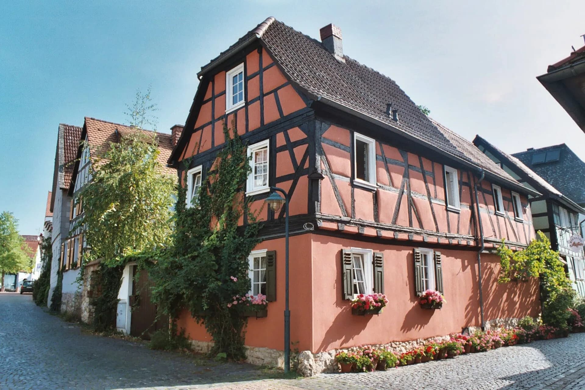 Rotes Fachwerkhaus an der Aichgasse in Hochheim am Main