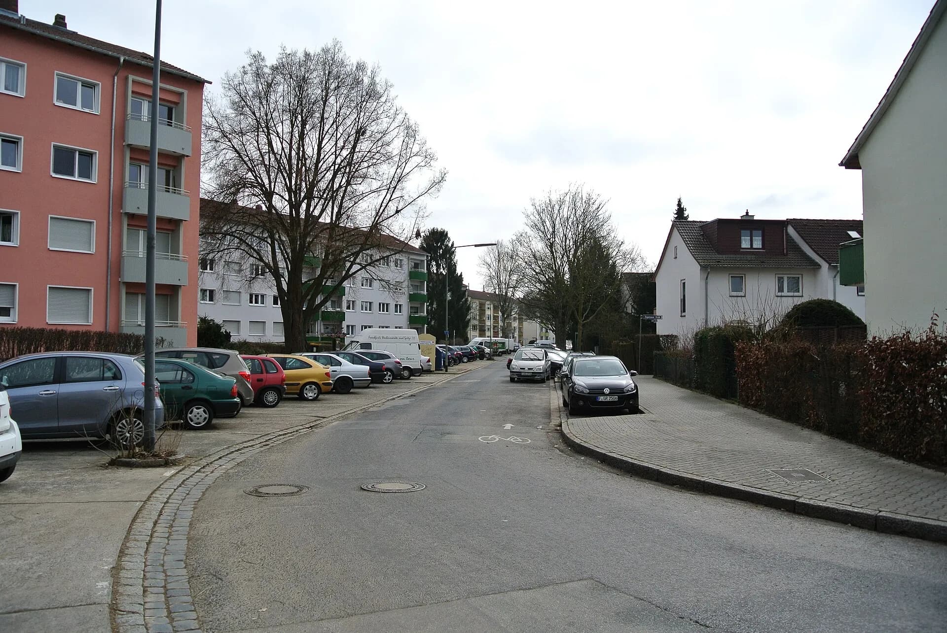 Ziegenhainer Straße in der Albert-Schweitzer-Siedlung in Frankfurt Dornbusch