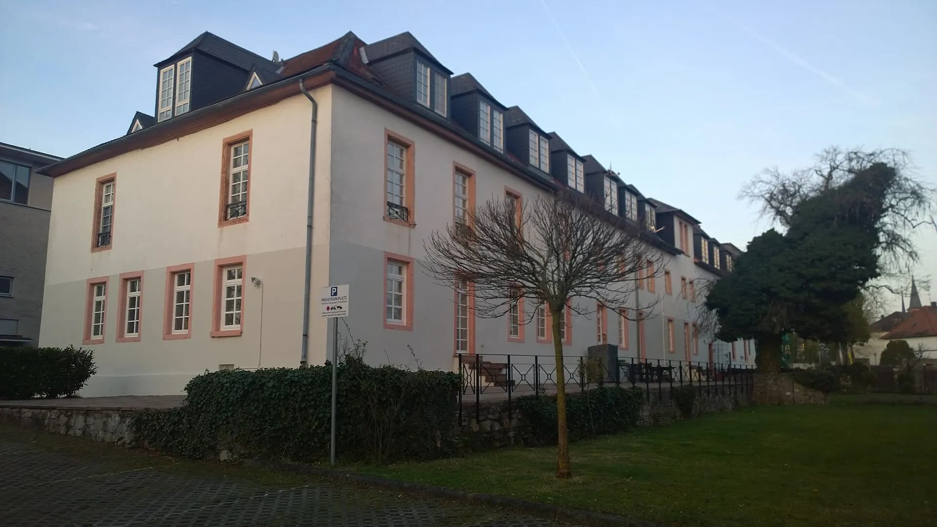 Eckansicht des Albinischlosses in Dieburg