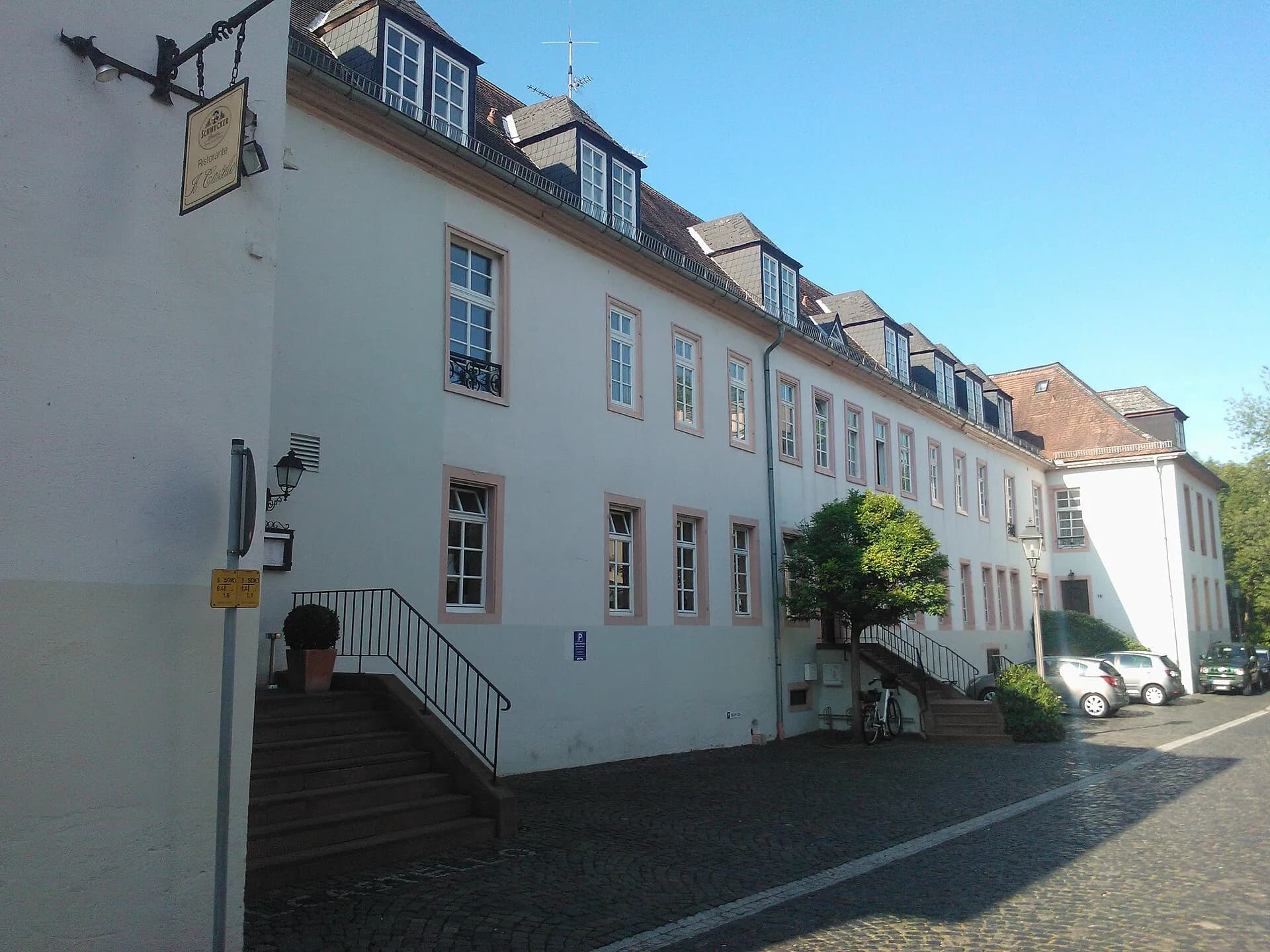 Innenhof des Albinischlosses in Dieburg