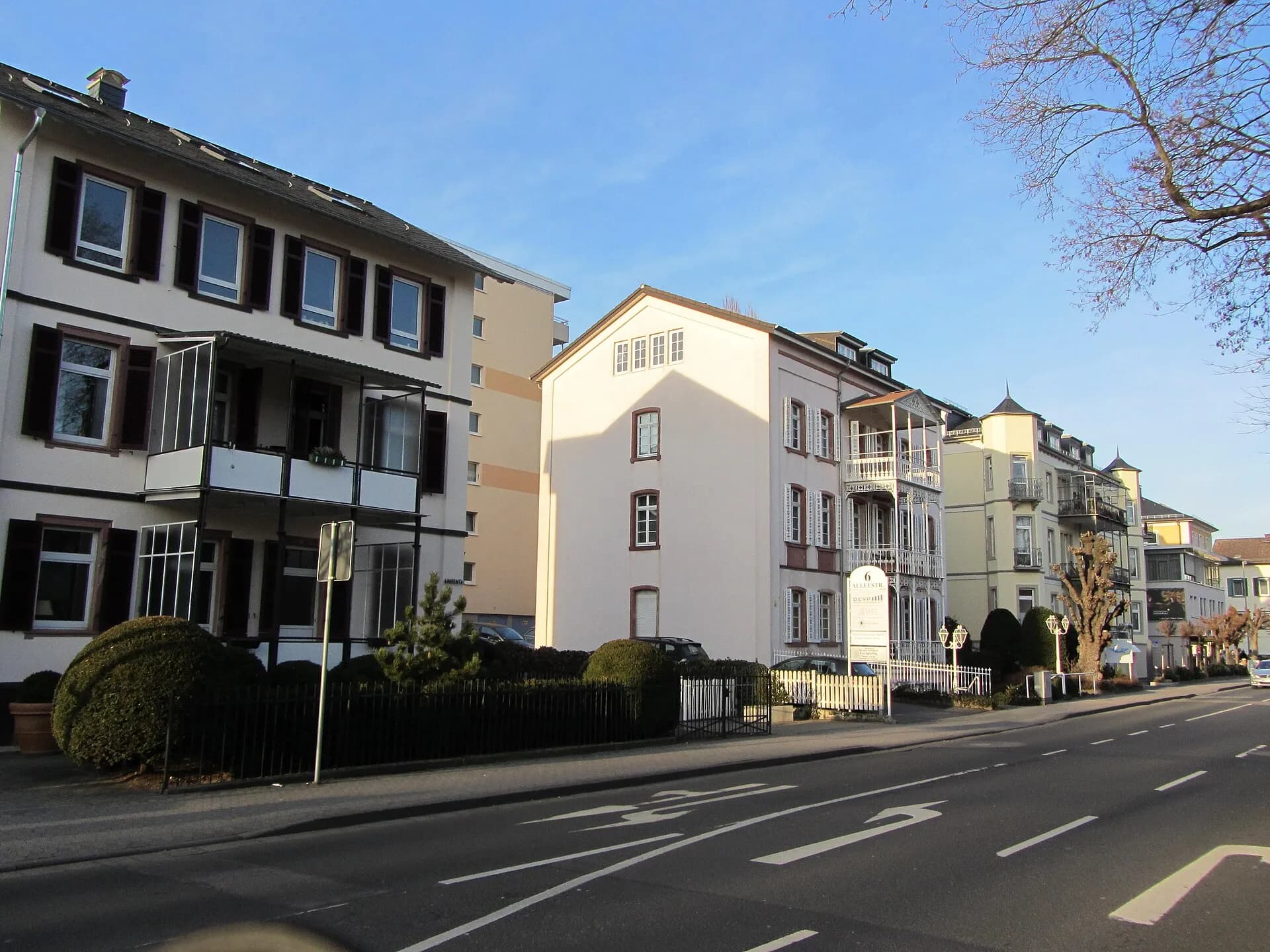 Wohnhäuser in der Alleestraße in Bad Soden am Taunus