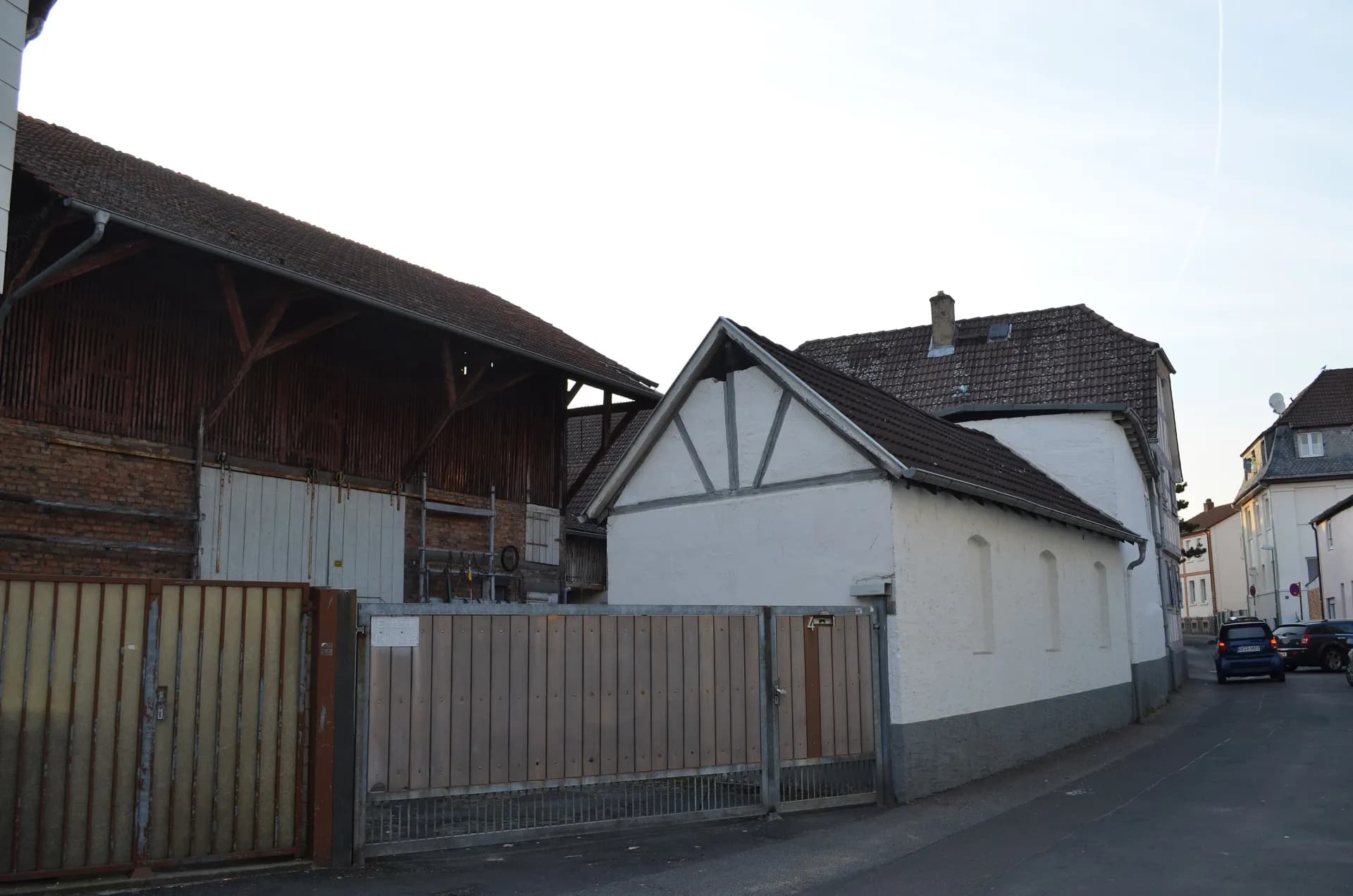 Hofeinfahrt Alt Bieber 4 in Offenbach-Bieber