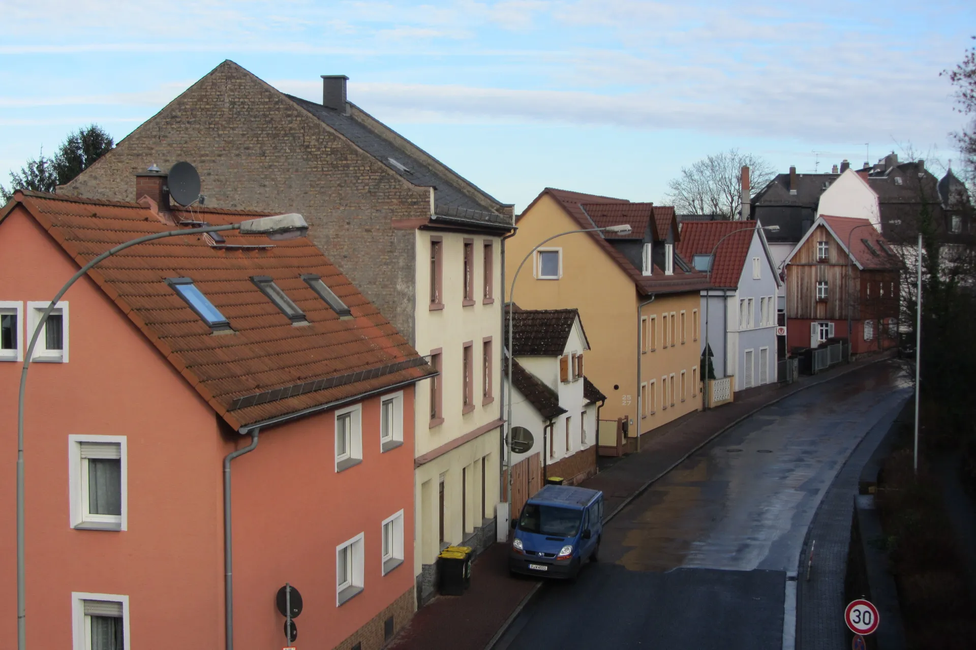 Häuserzeile an der Straße Alt-Eschersheim in Frankfurt Eschersheim