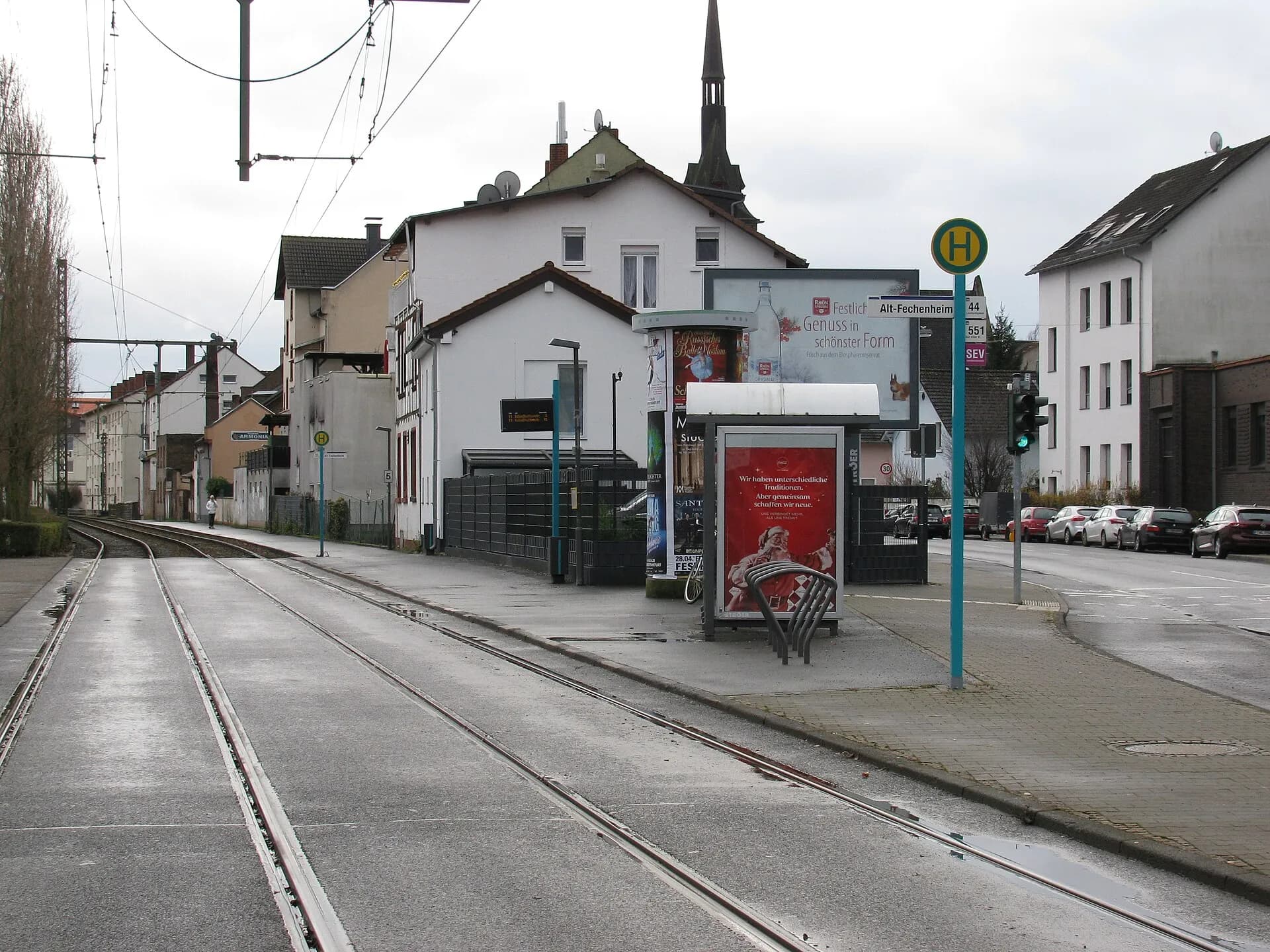 Straßenbahngleise in Alt-Fechenheim in Frankfurt Fechenheim