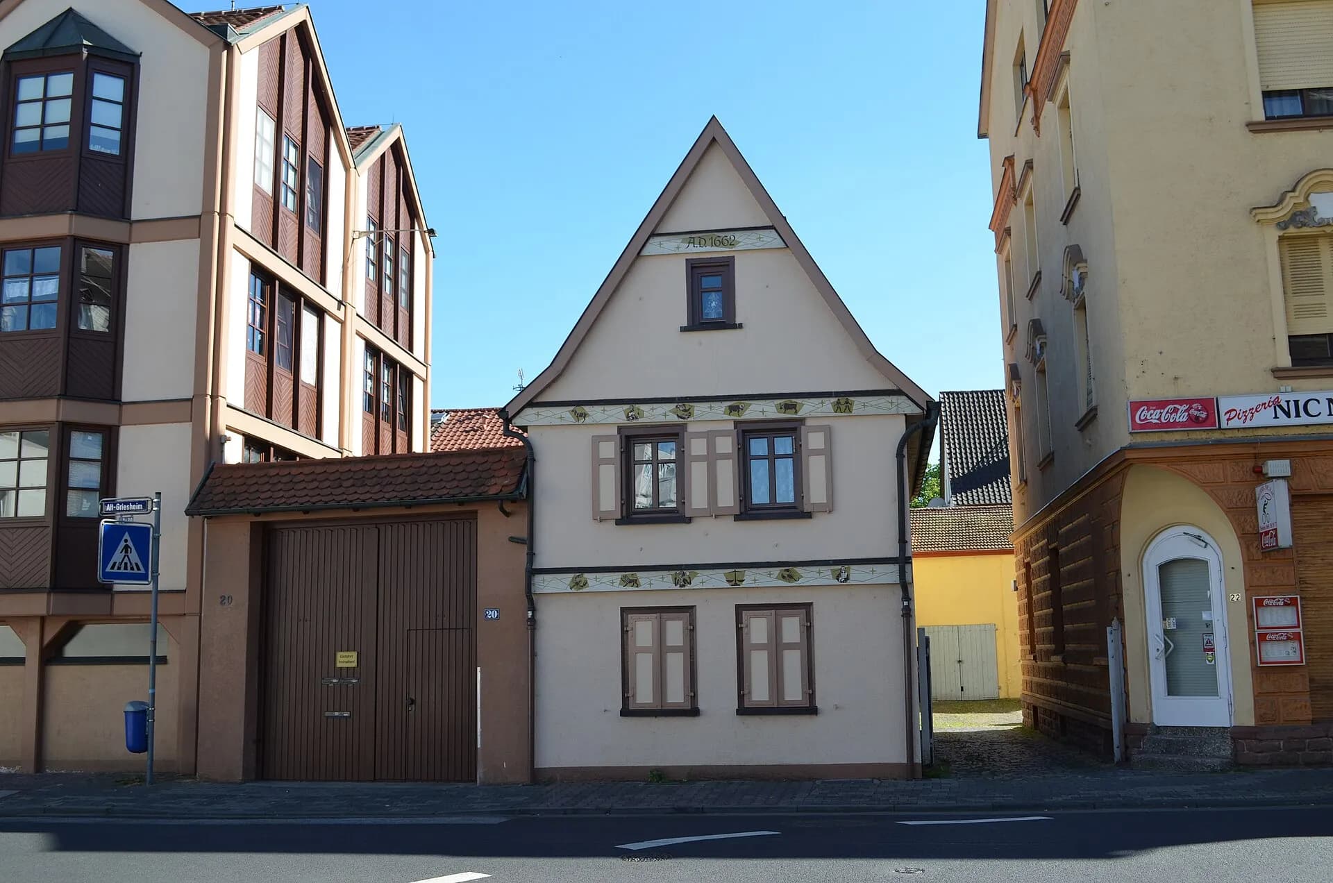Historisches Giebelhaus an der Straße Alt Griesheim in Frankfurt Griesheim