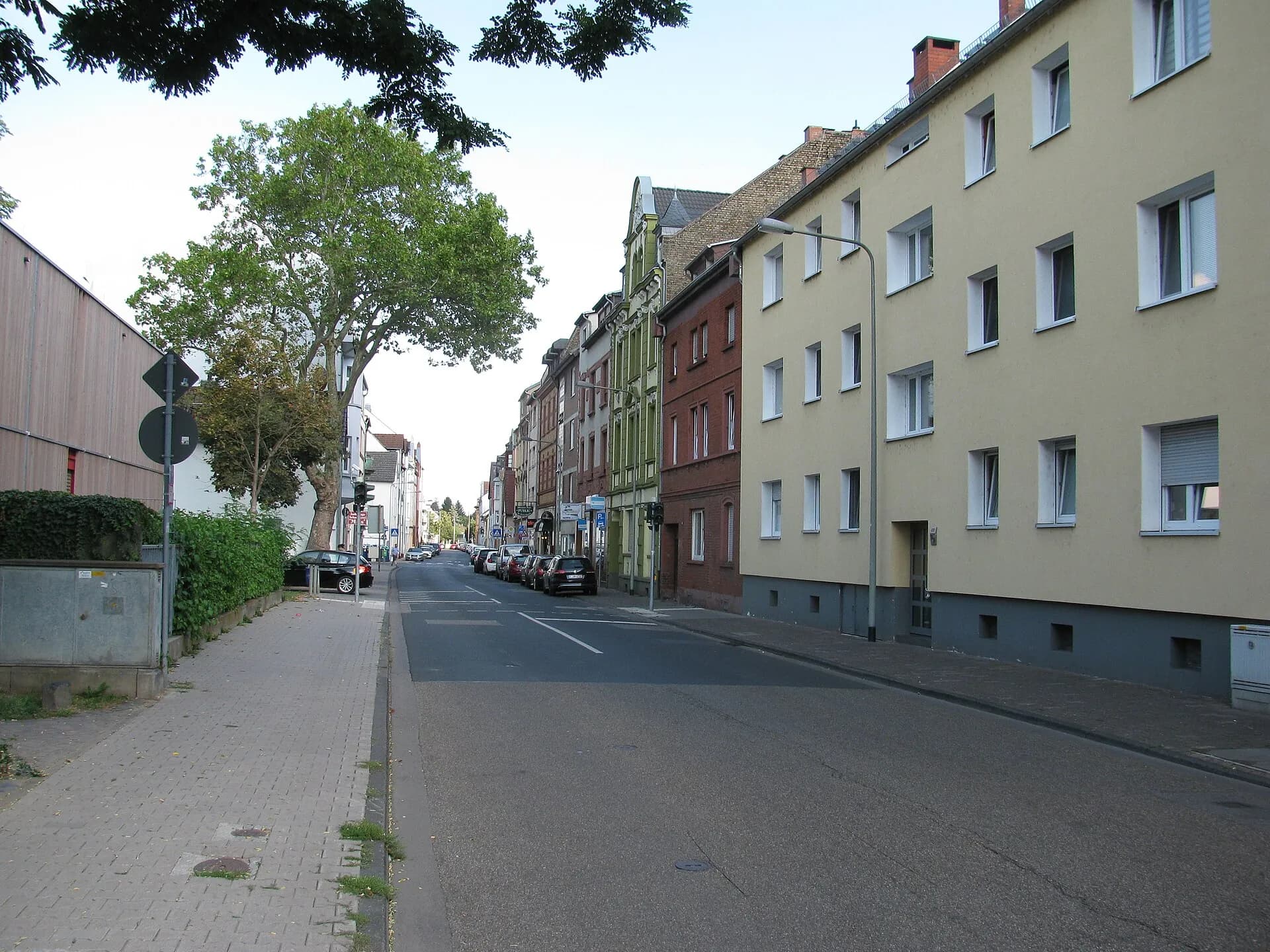 Straßenzug Alt Griesheim in Frankfurt Griesheim