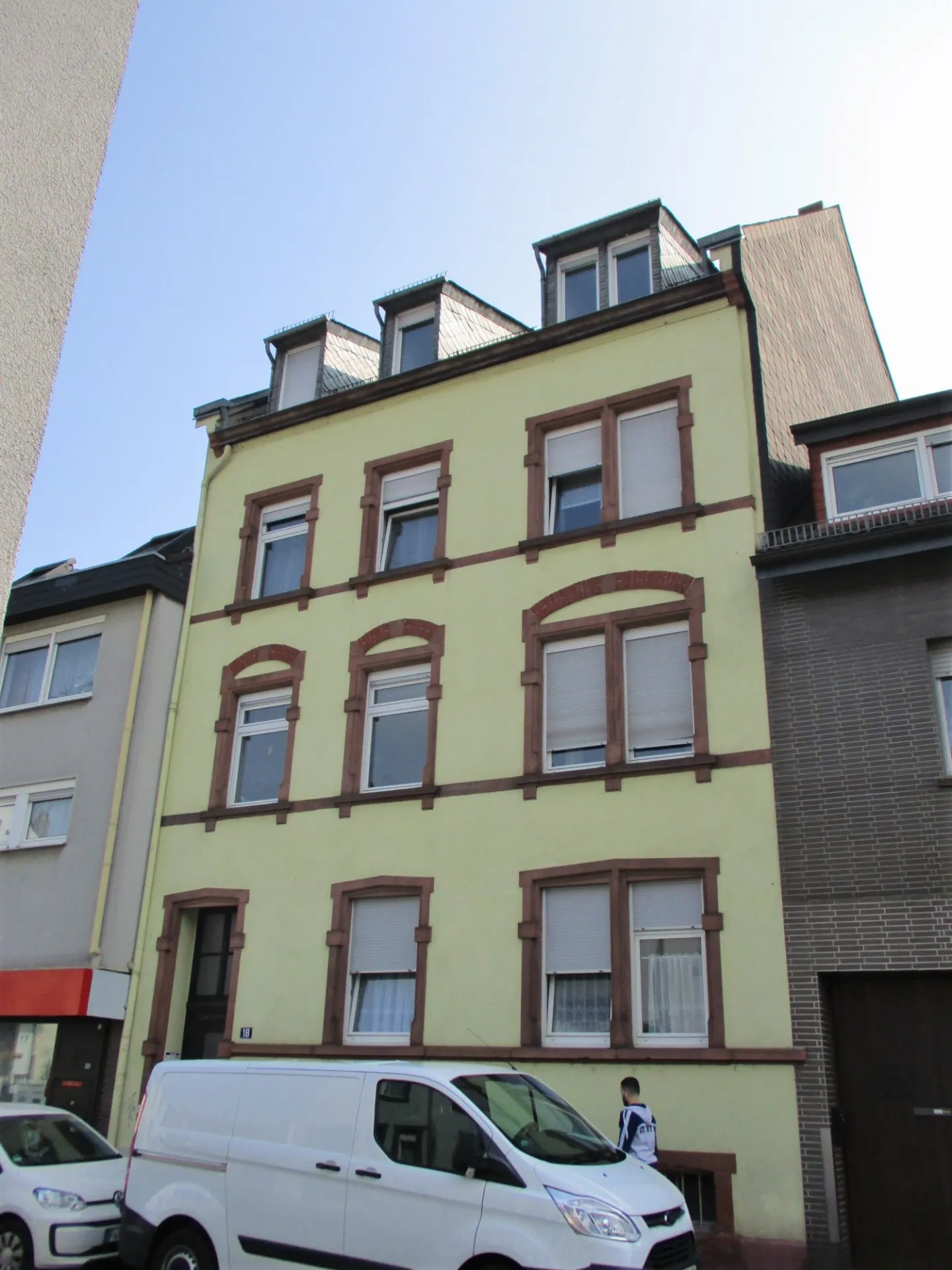 Gründerzeithaus an der Straße Alt-Hausen in Frankfurt Hausen