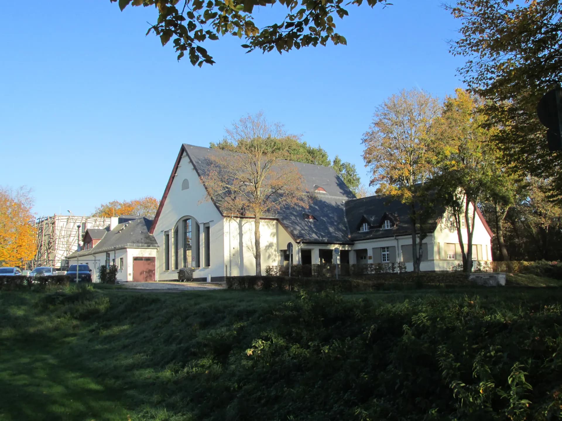 Alte Pumpstation im Grünen in Hanau-Kesselstadt