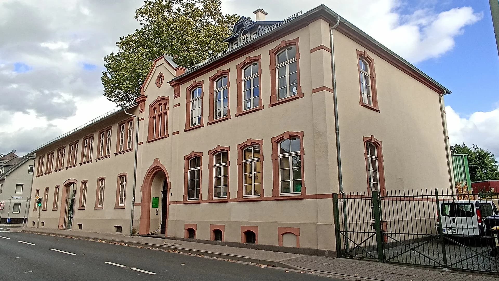 Alte Schule in Frankfurt Sossenheim