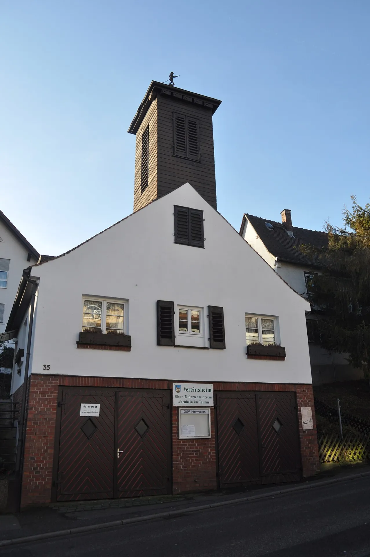 Altes Spritzenhaus mit Glockenturm im Stadtteil Altenhain in Bad Soden am Taunus