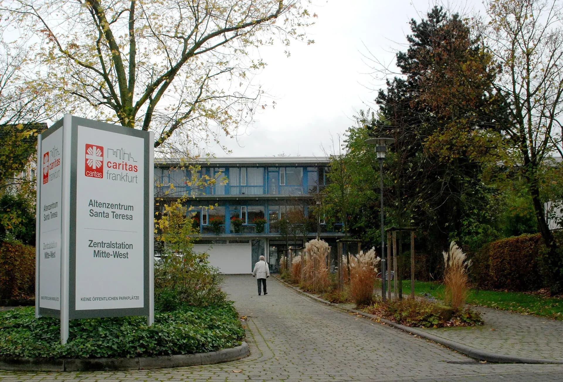 Altenzentrum Santa Teresa in Frankfurt Hausen