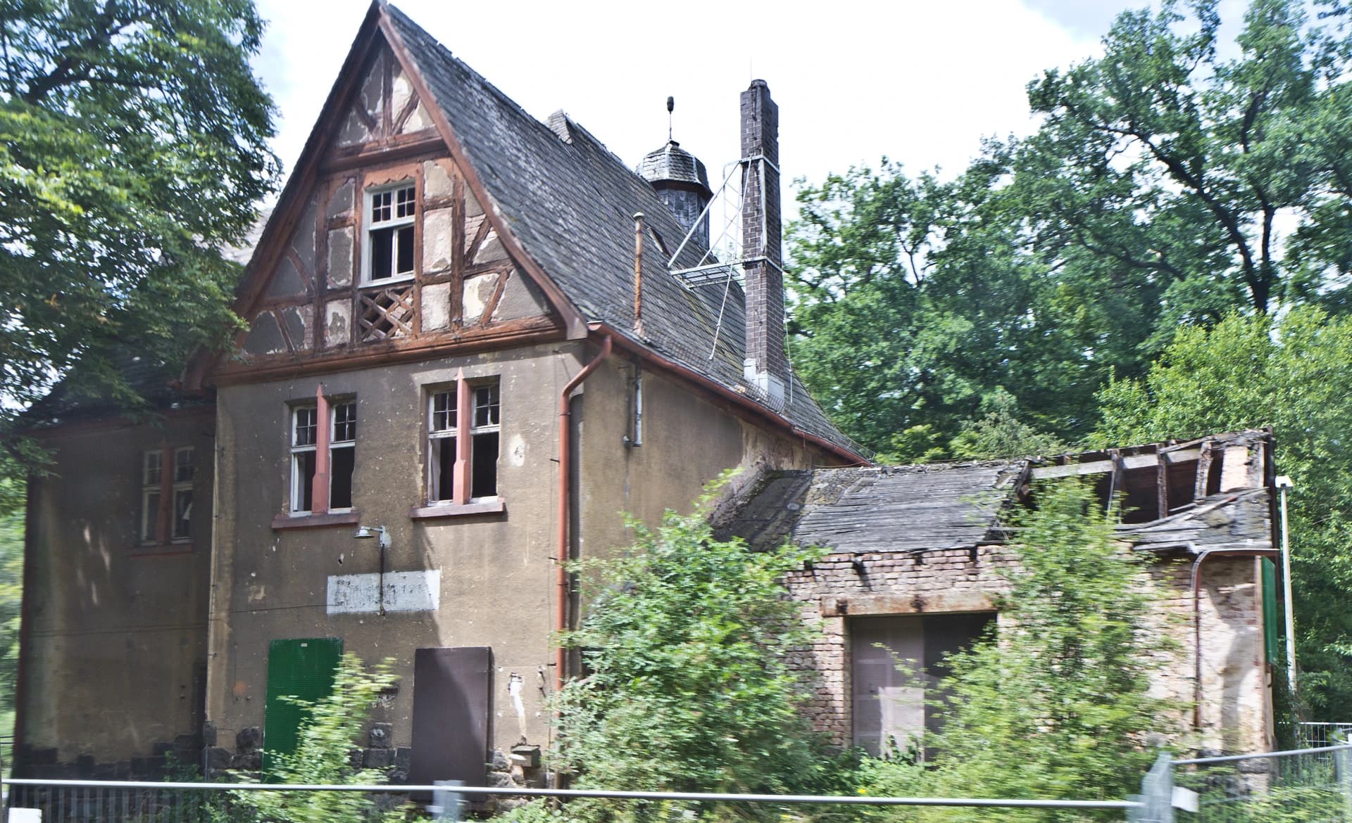 Ehemaliges Bahnhofsgebäude im Stadtteil Eichen in Nidderau