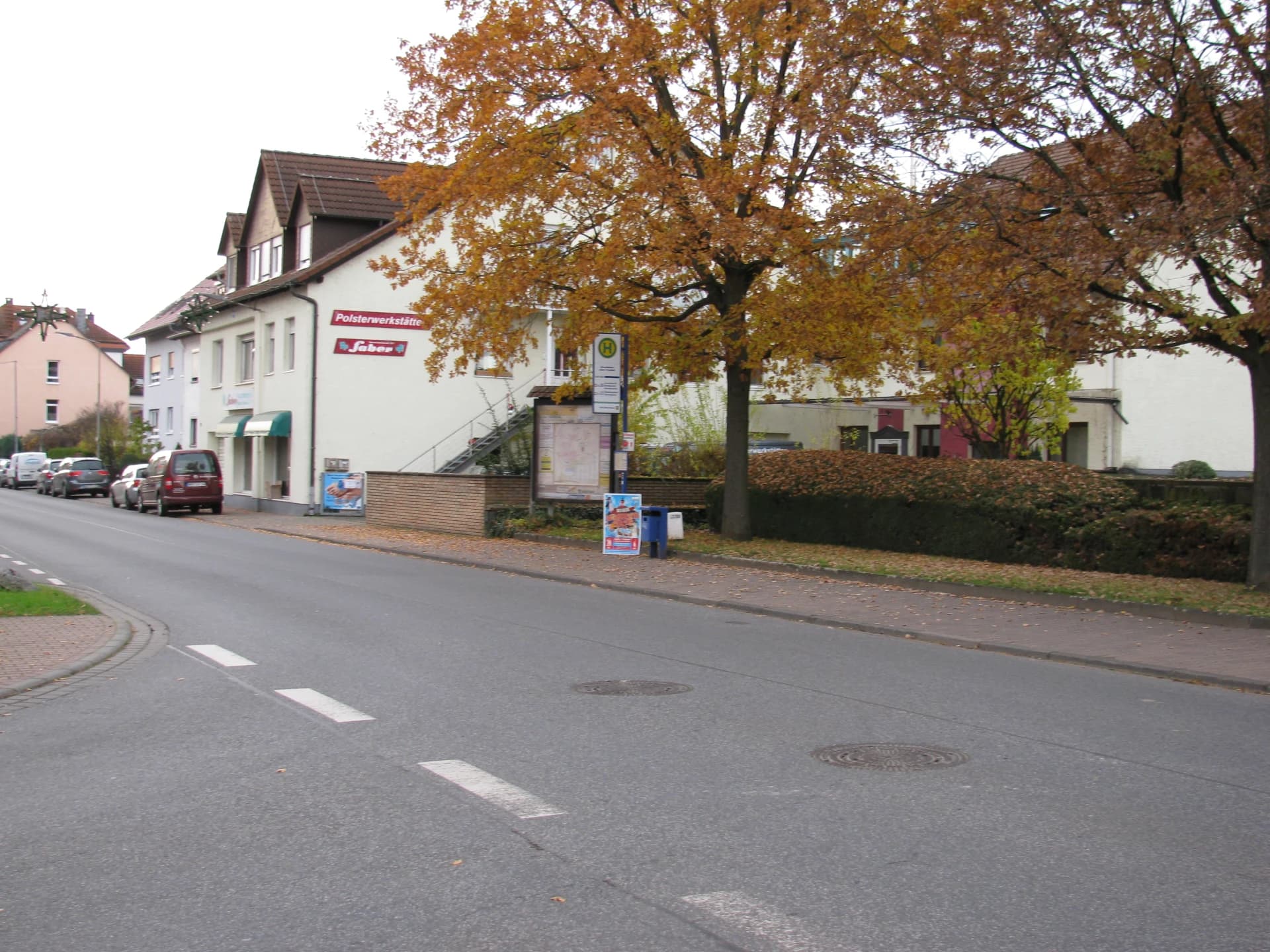 Ladenzeile am Alten Friedhof in Bruchköbel