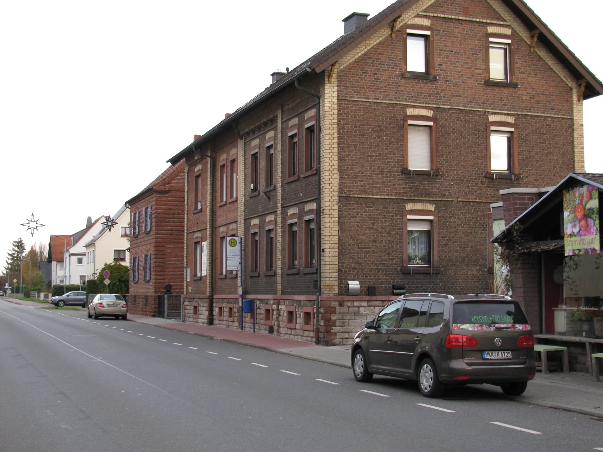 Straßenzug am Alten Friedhof in Bruchköbel