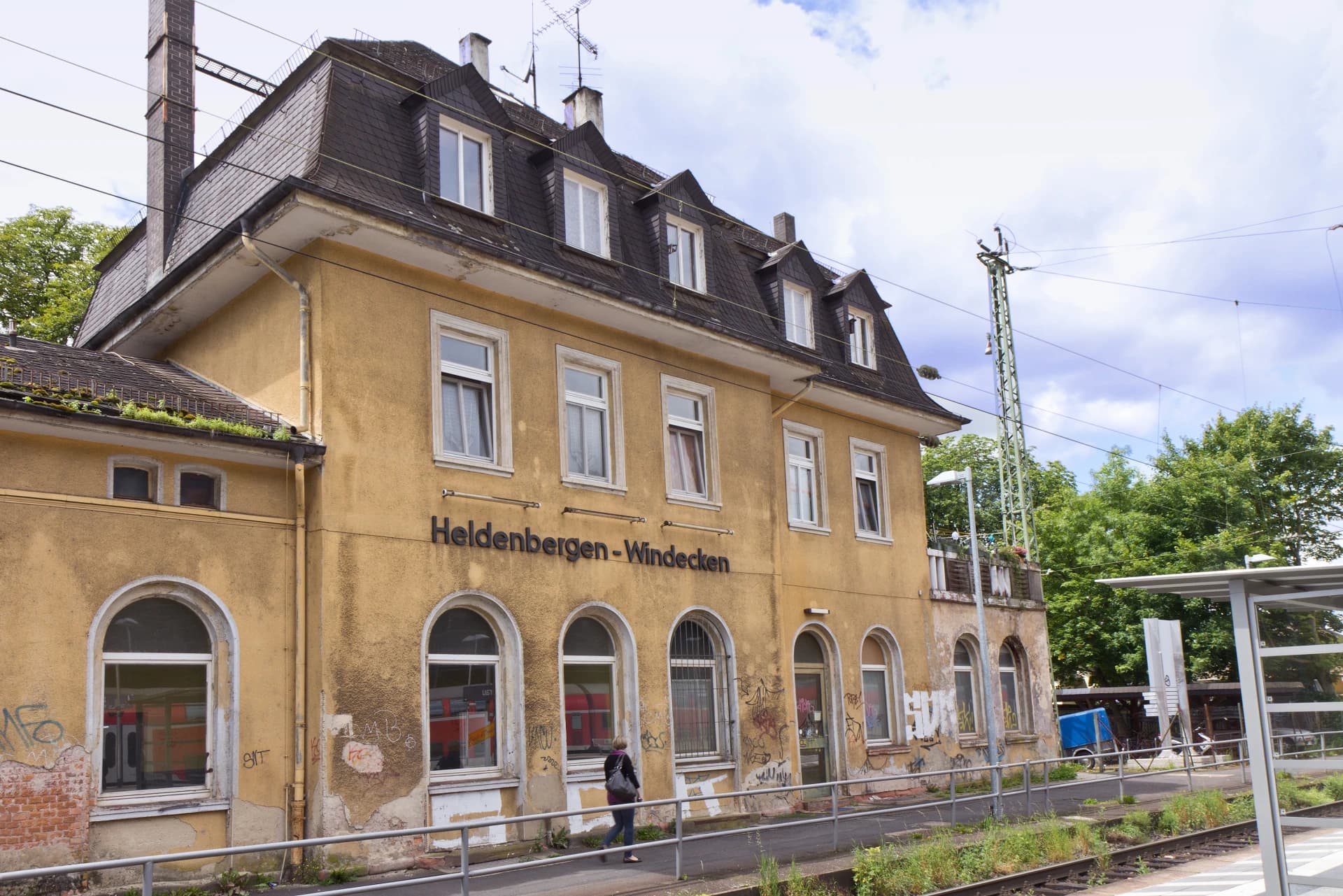 Altes Empfangsgebäude des Bahnhofs Heldenbergen-Windecken in Nidderau