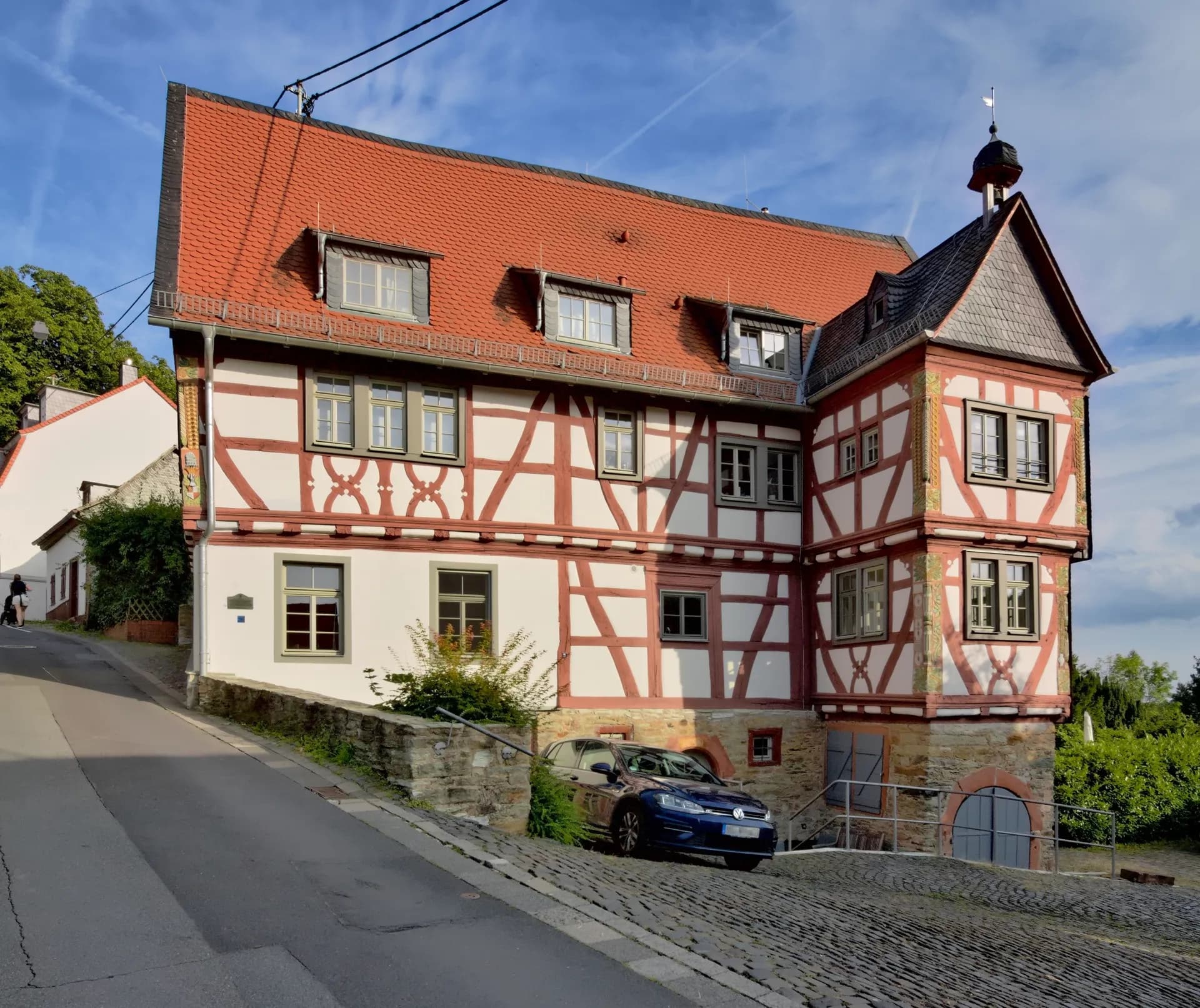 Straßenansicht des Alten Hospitals in Kronberg im Taunus