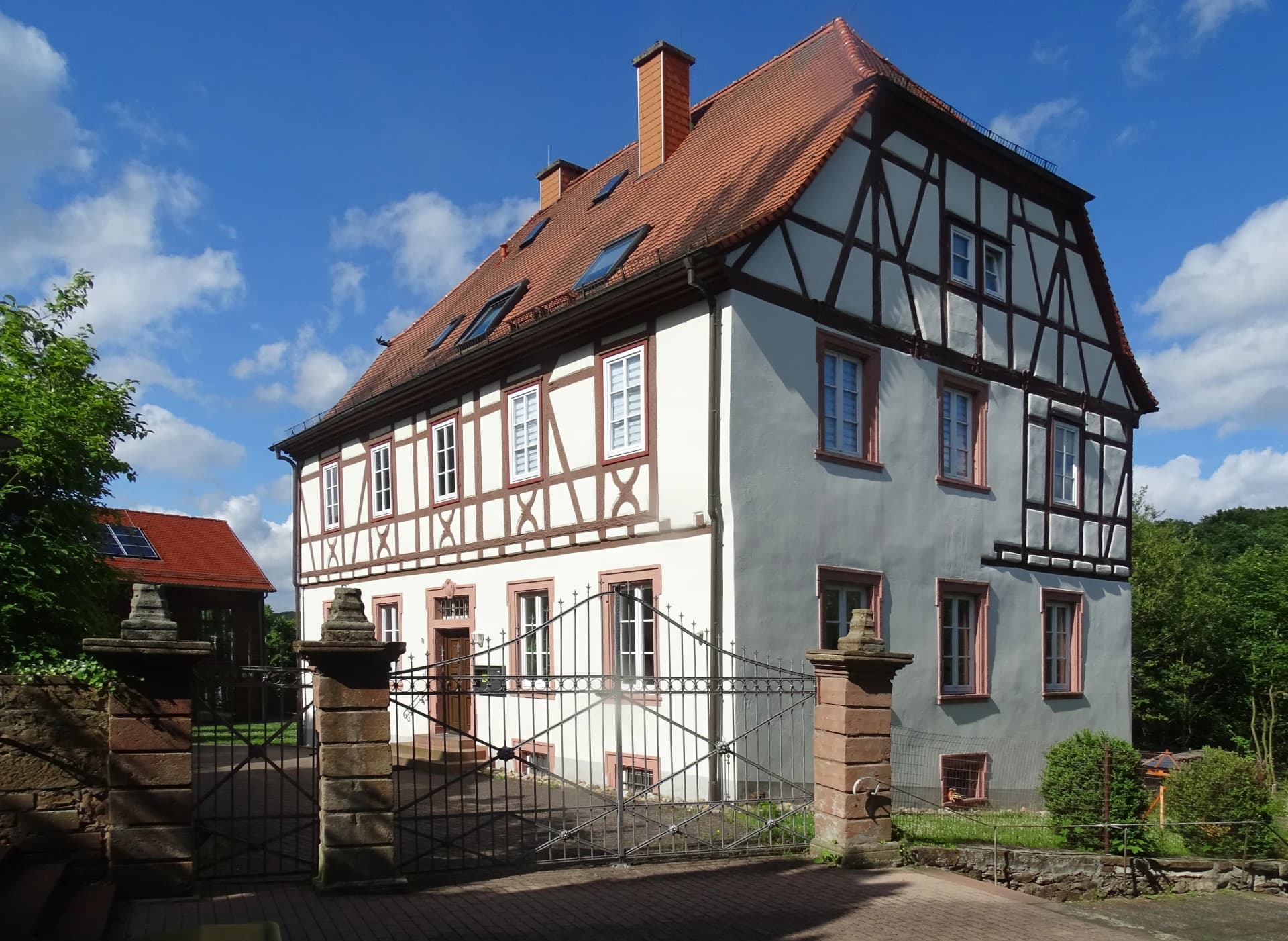 Ehemaliges katholisches Pfarrhaus am Schulberg in Krombach