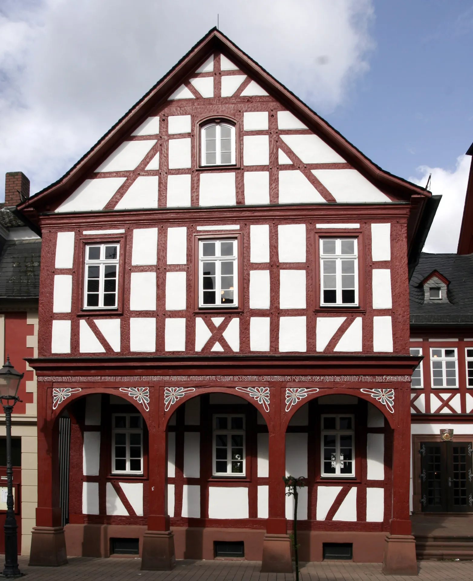 Altes Rathaus mit Arkadengang in Groß-Gerau