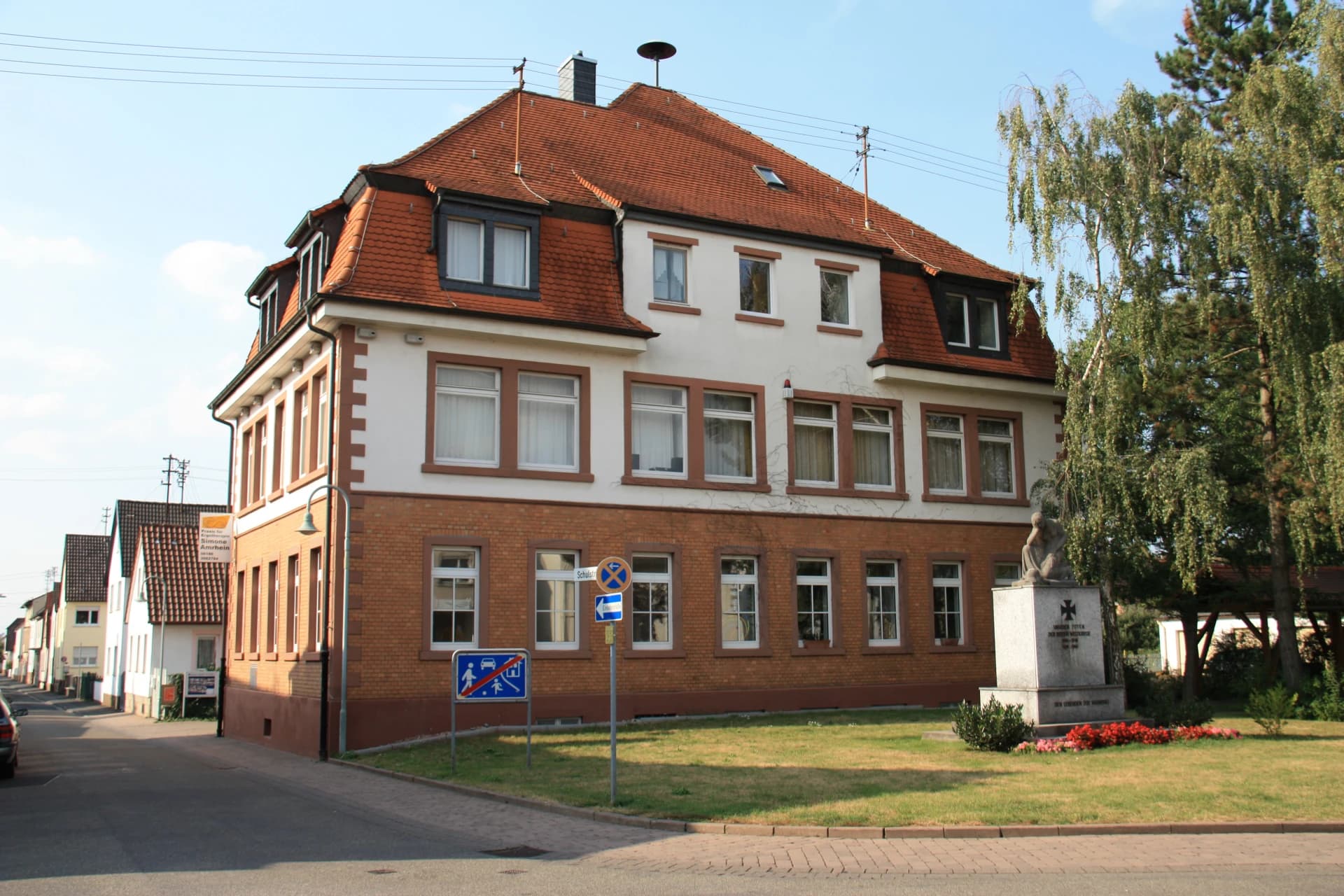 Altes Rathaus im Ortsteil Dettingen in Karlstein am Main