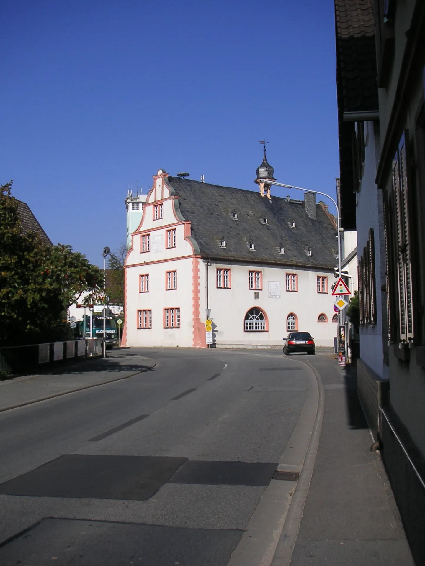 Straßenansicht des Alten Rathauses in Pfungstadt