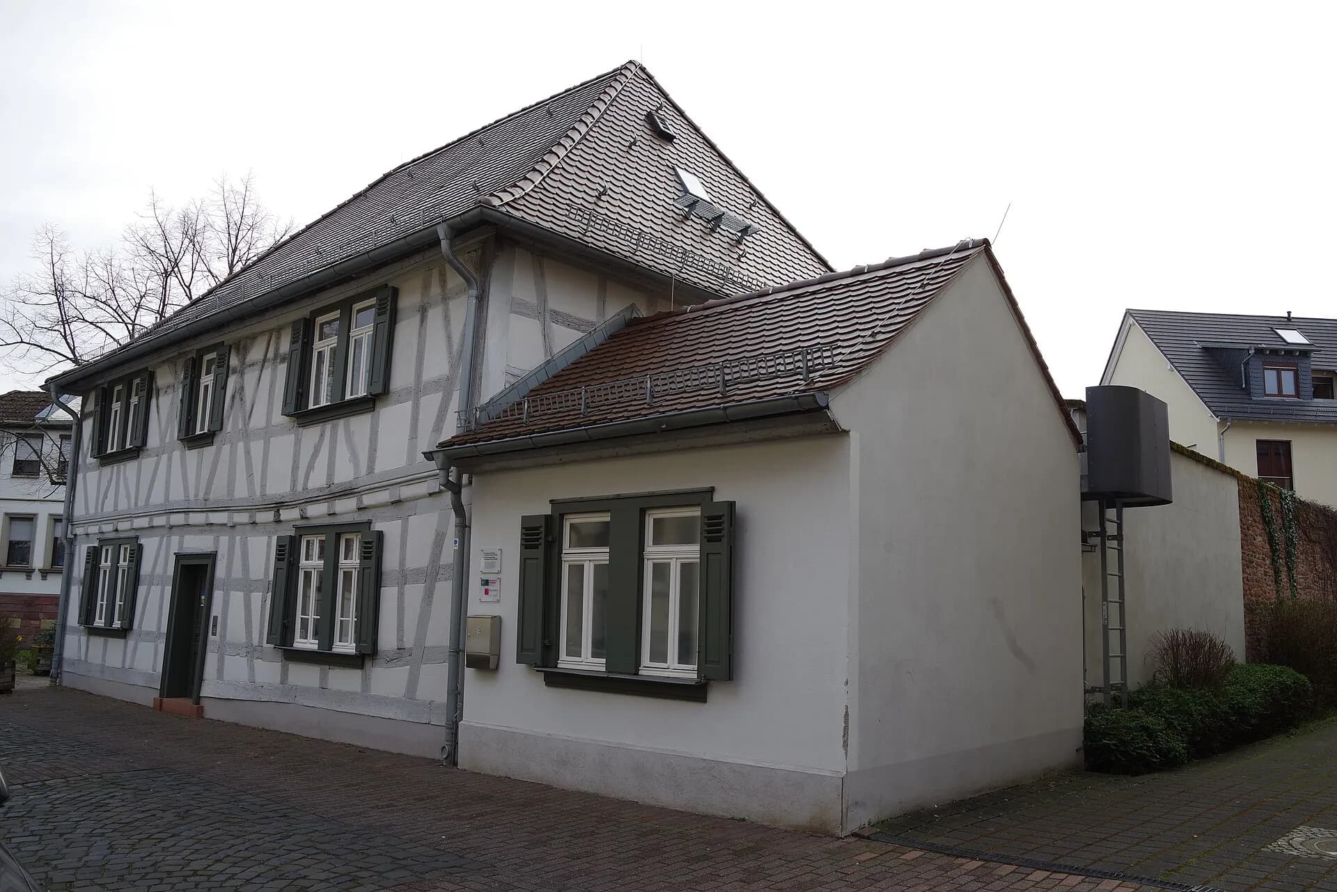 Altes Schulhaus der französischen Schule in Neu-Isenburg