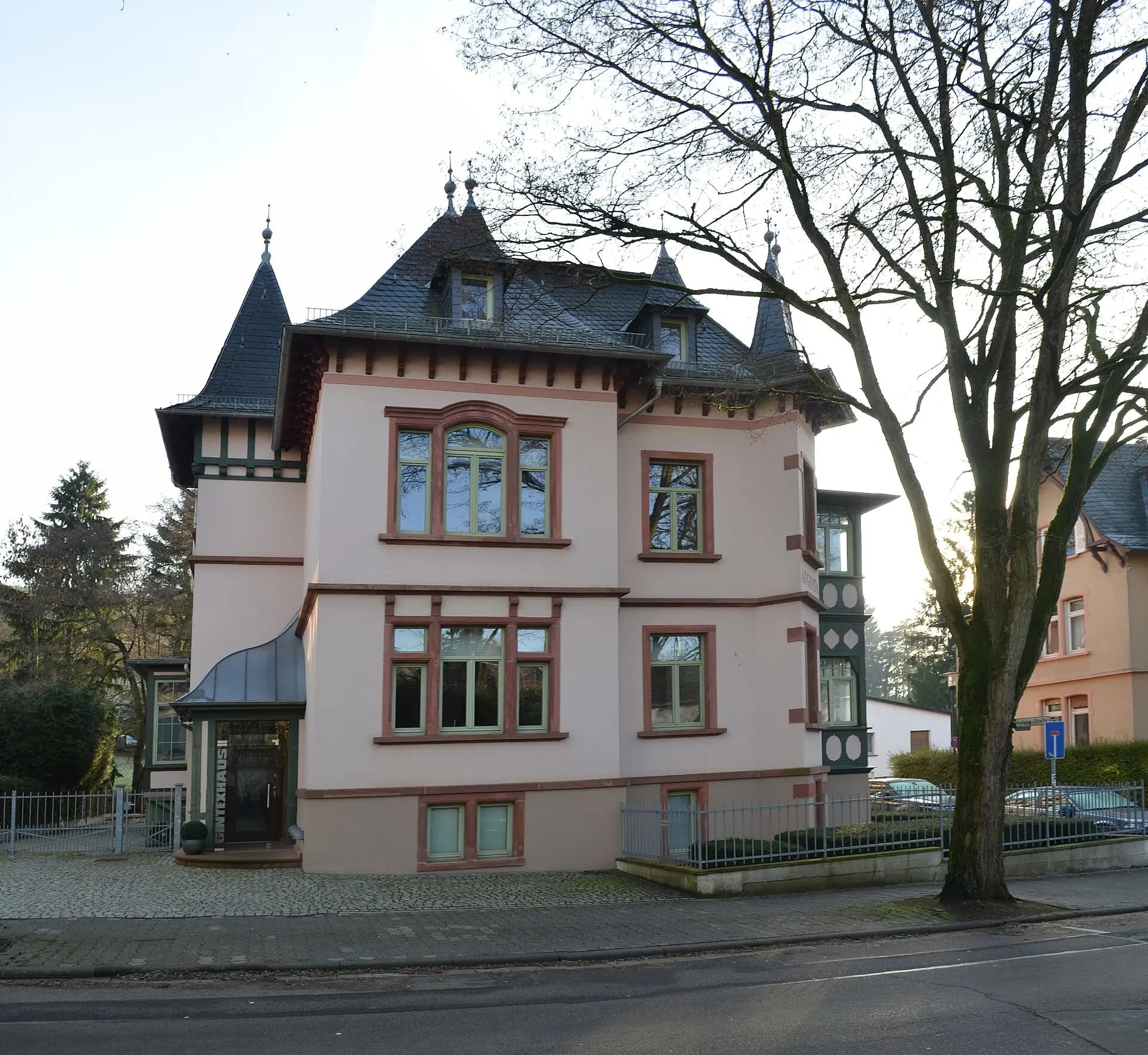 Villa an der Altkönigstraße 8 in Königstein im Taunus