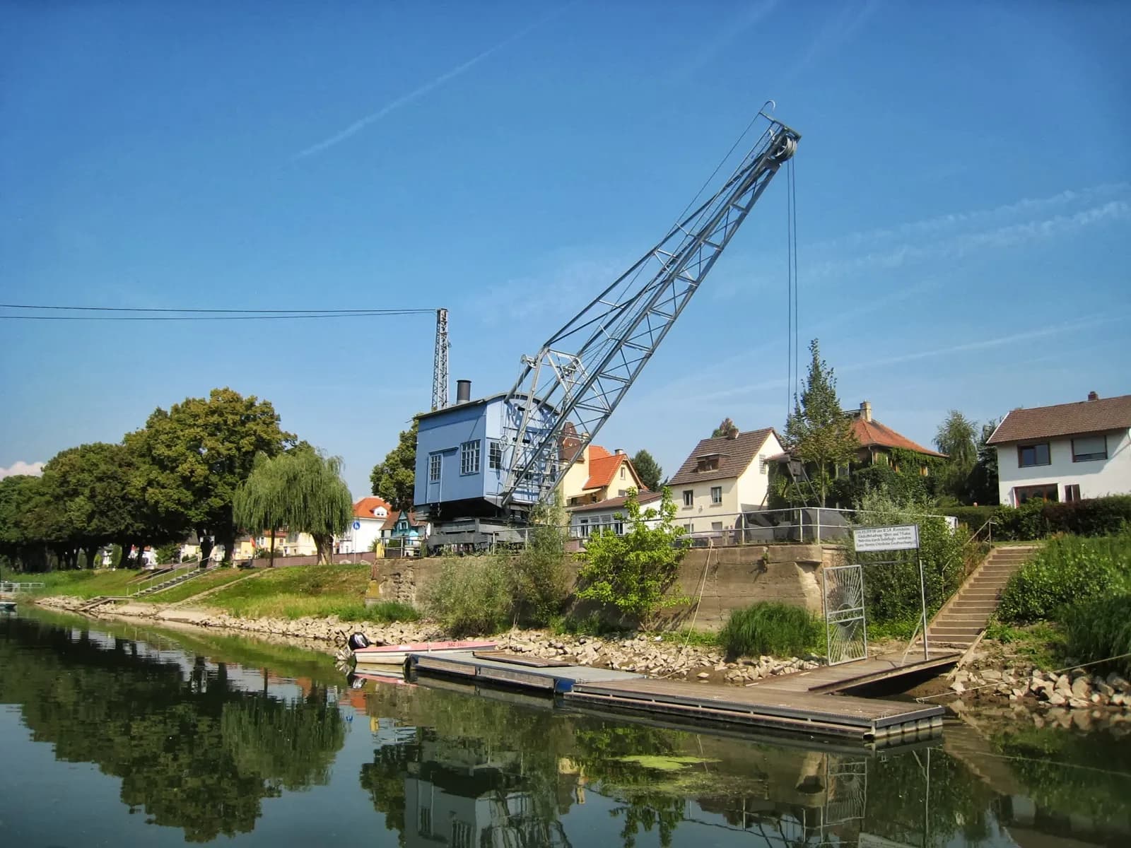Uferbebauung am Ginsheimer Altrhein