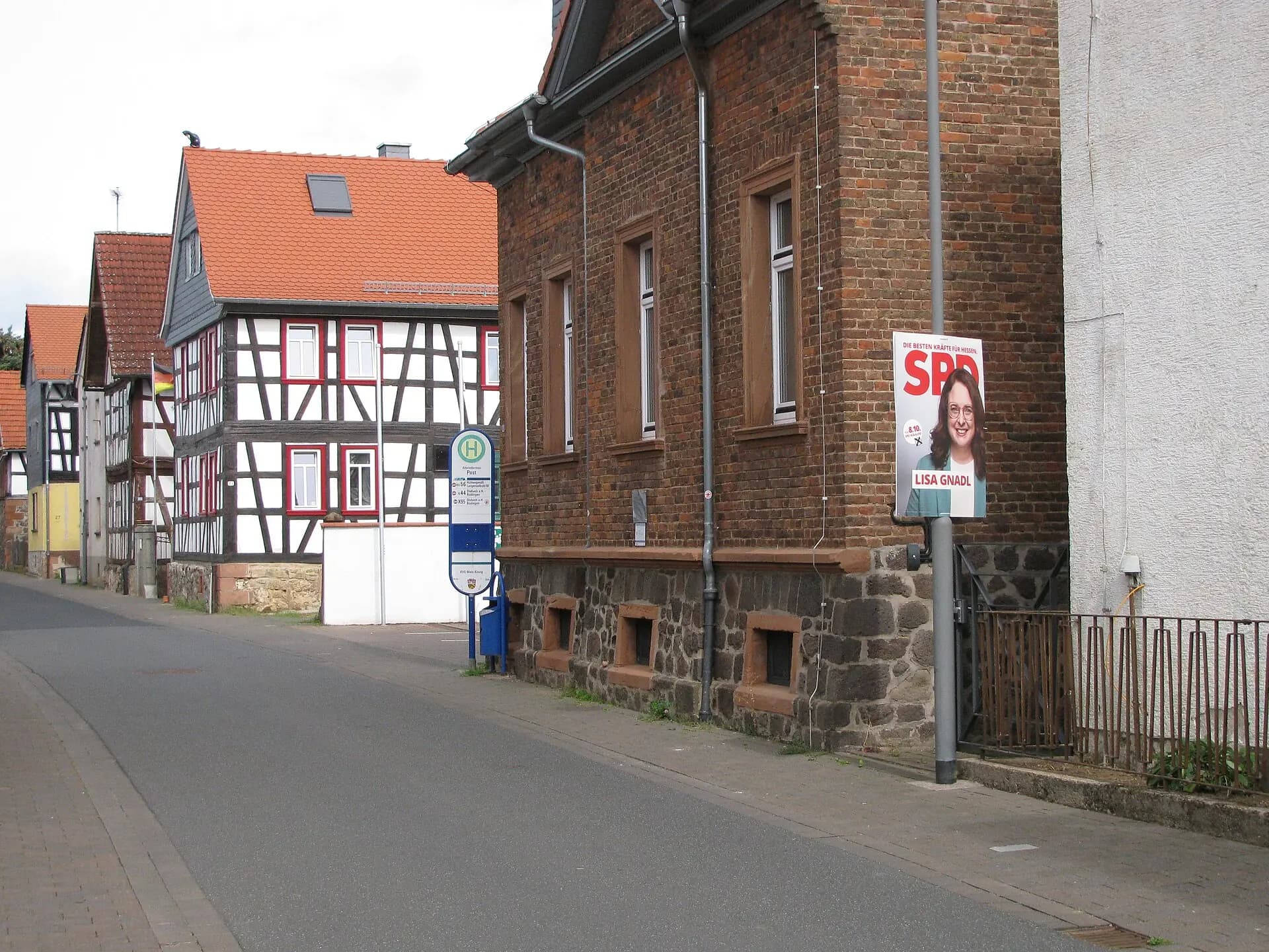 Ortsdurchfahrt an der Post in Ronneburg-Altwiedermus