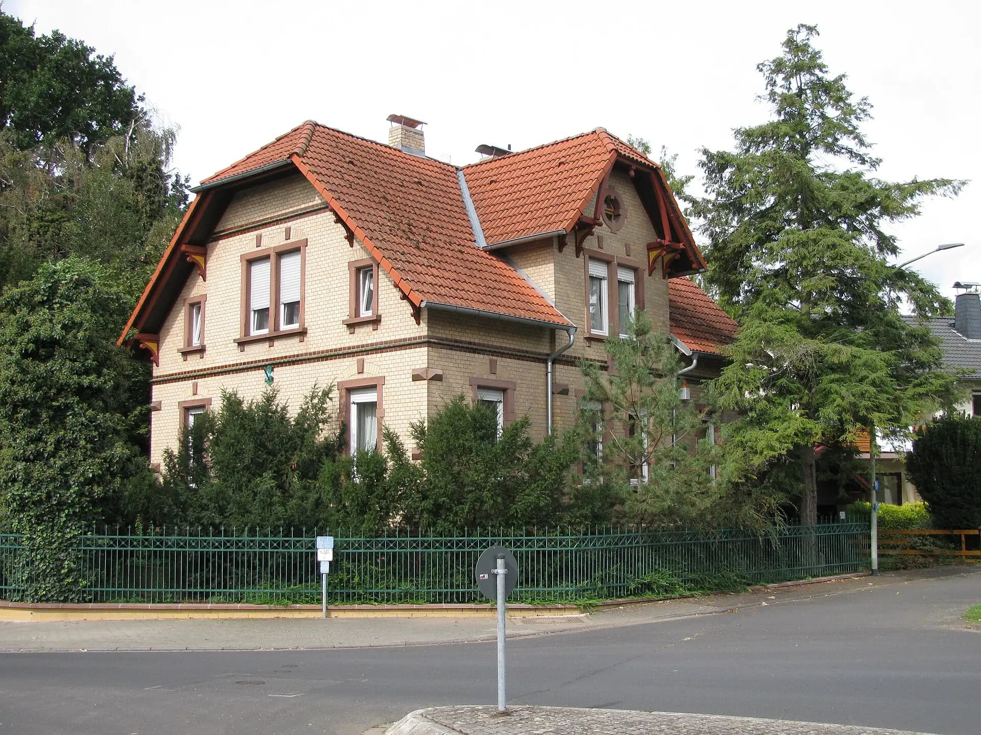 Villa in der Ronneburgstraße 8 in Ronneburg-Altwiedermus