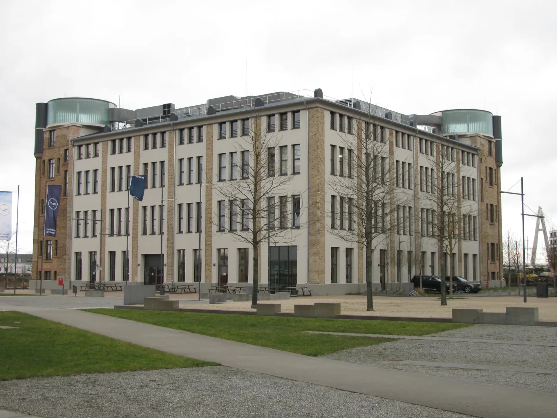 Saniertes Industriegebäude am Messeplatz in Raunheim