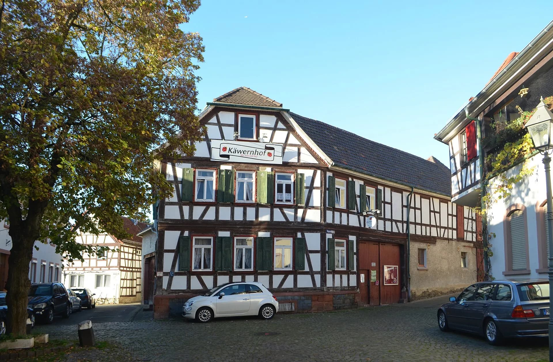Platzseite des Hauses Am Rathaus 2 in Maintal-Hochstadt