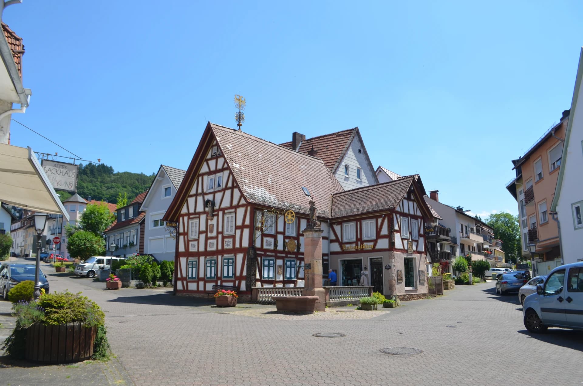 Fachwerkhäuser am Wendelinusbrunnen in Bad Orb