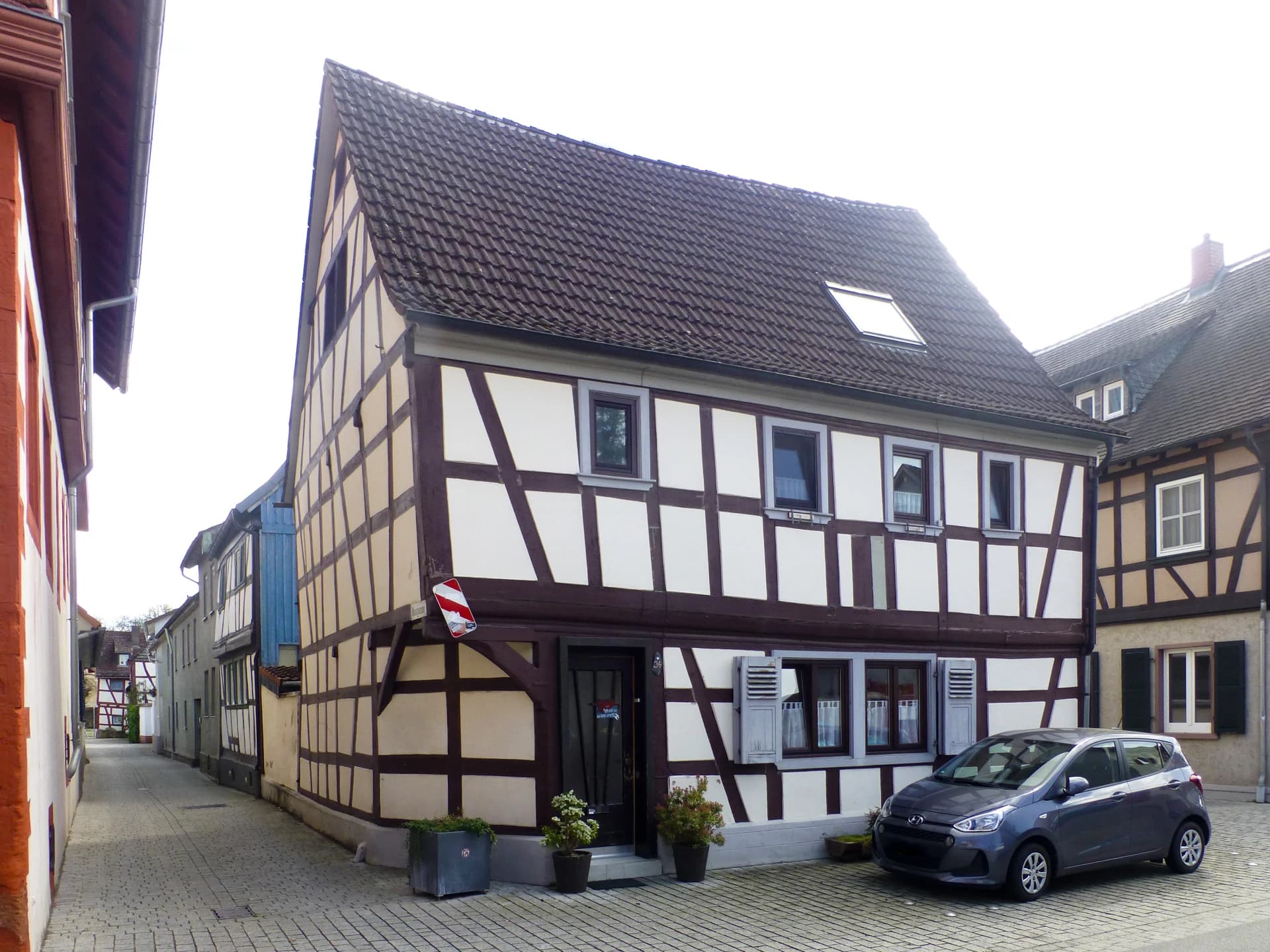 Fachwerk-Eckhaus in der Amtsgasse 34 in Babenhausen