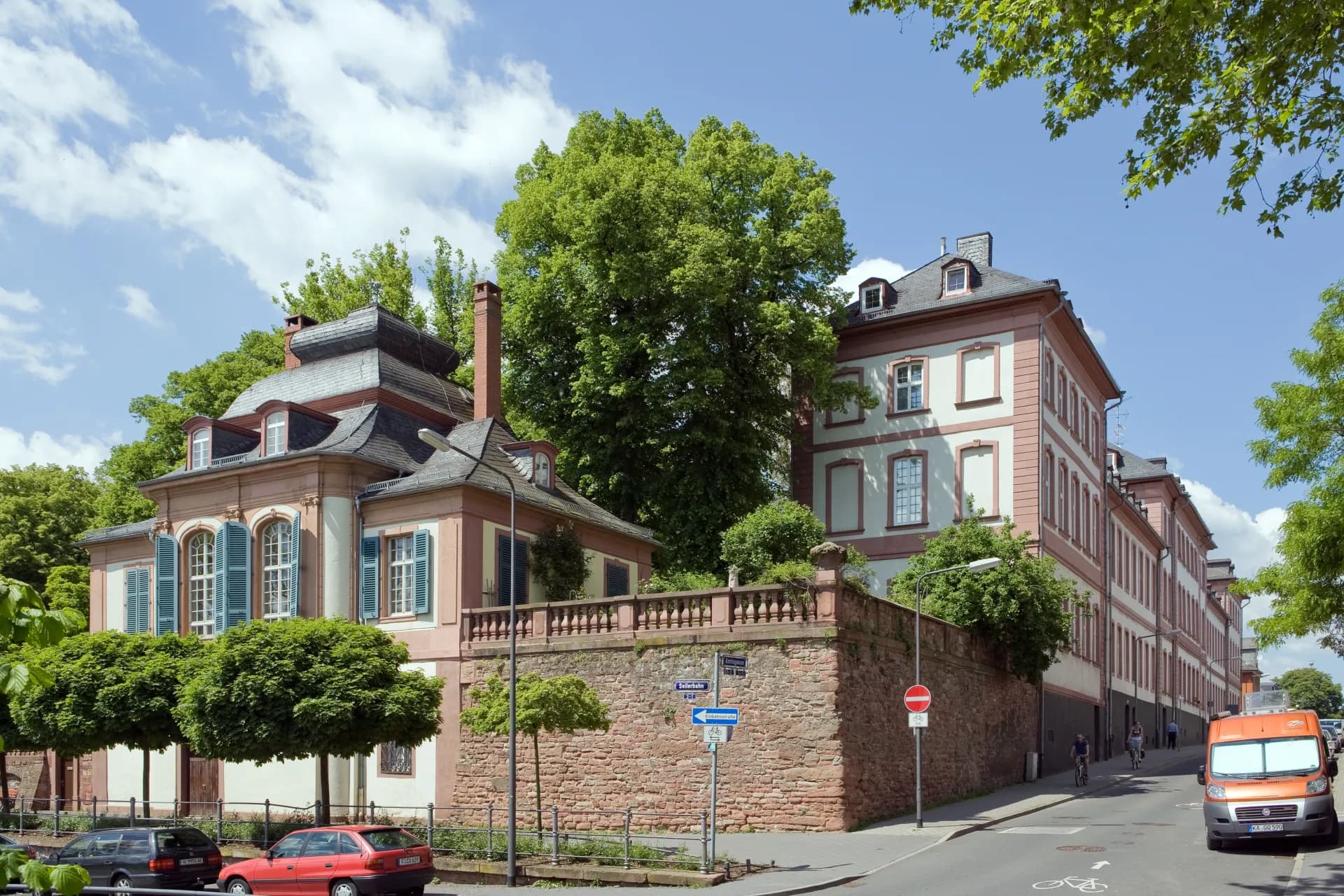 Amtsgasse von der Niddabrücke aus in Frankfurt Höchst