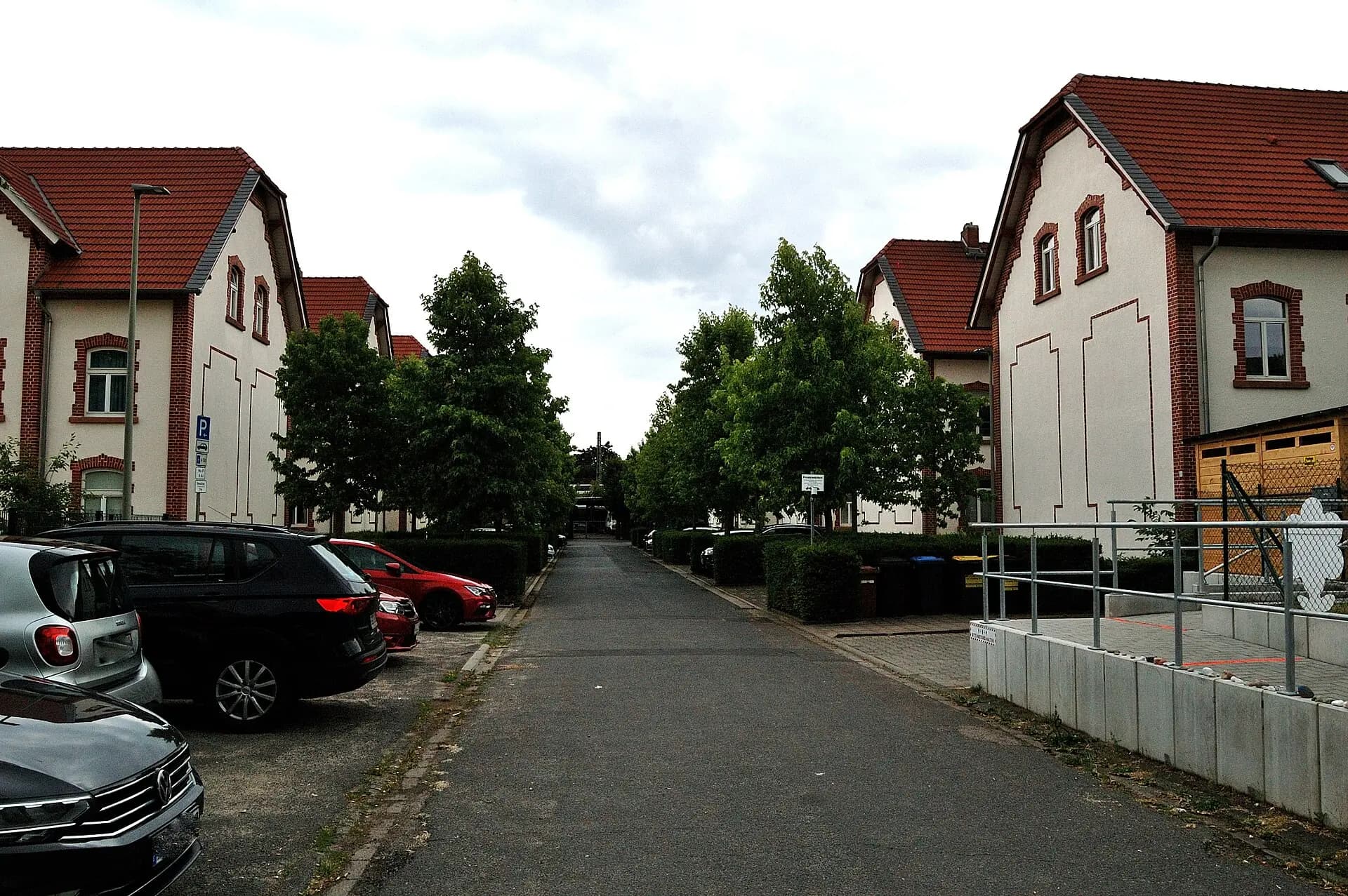 Straßenzug der Arbeitersiedlung Helfmannstraße in Kelsterbach