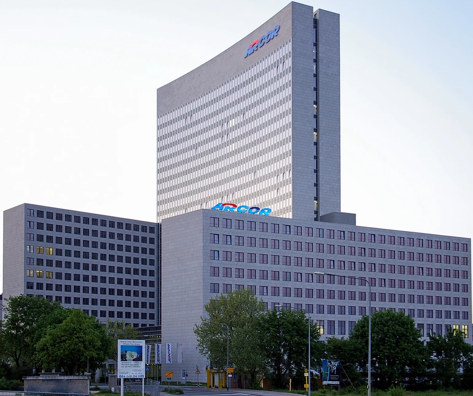 Bürohochhaus an der Alfred-Herrhausen-Allee in Eschborn
