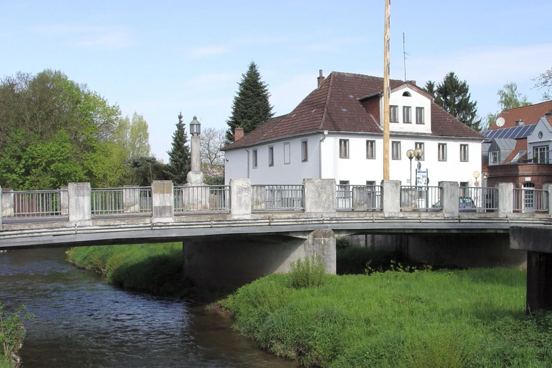 Brücke über die Aschaff in Aschaffenburg-Damm