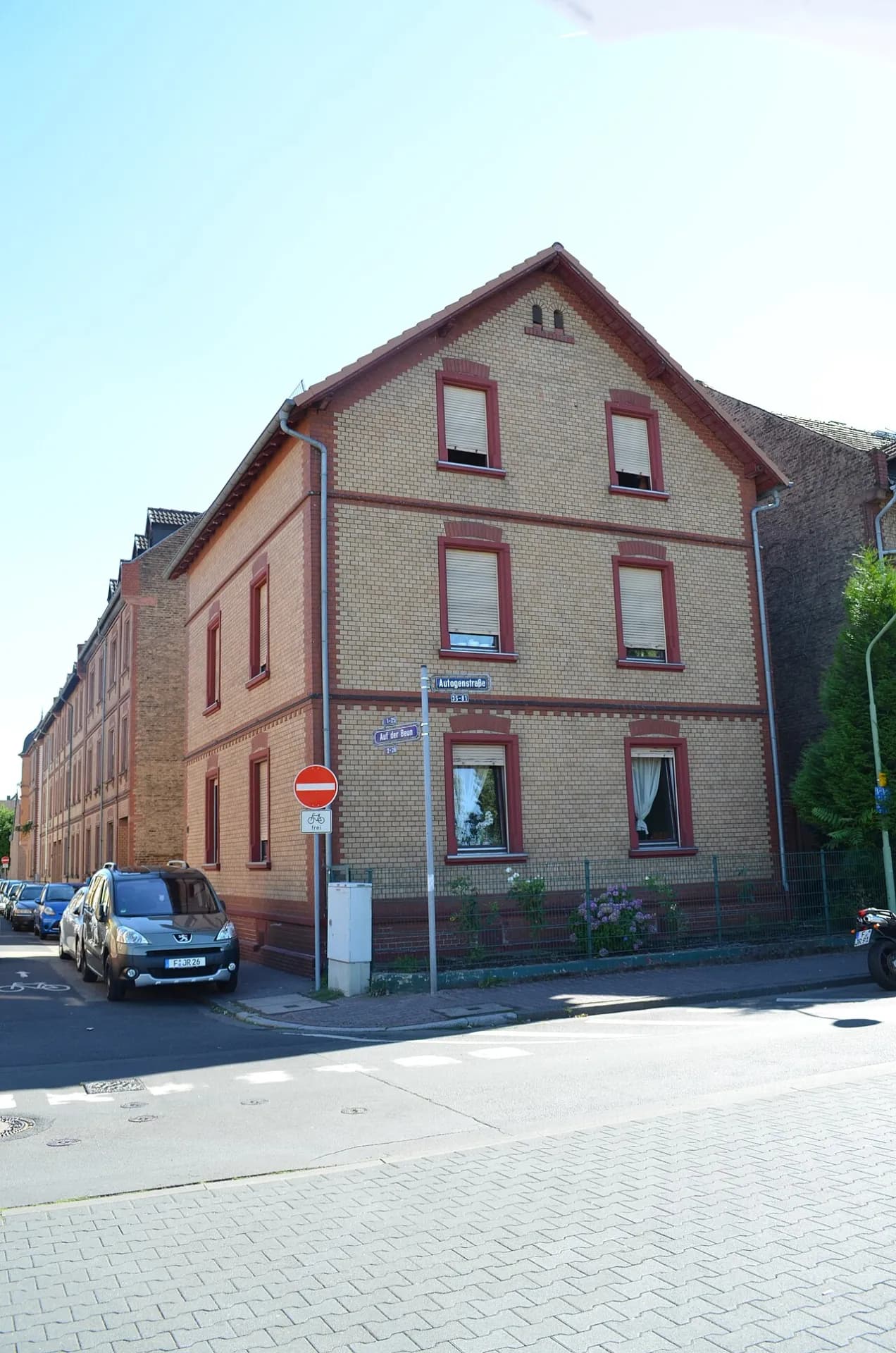 Wohnhaus an der Straße Auf der Beun in Frankfurt Griesheim