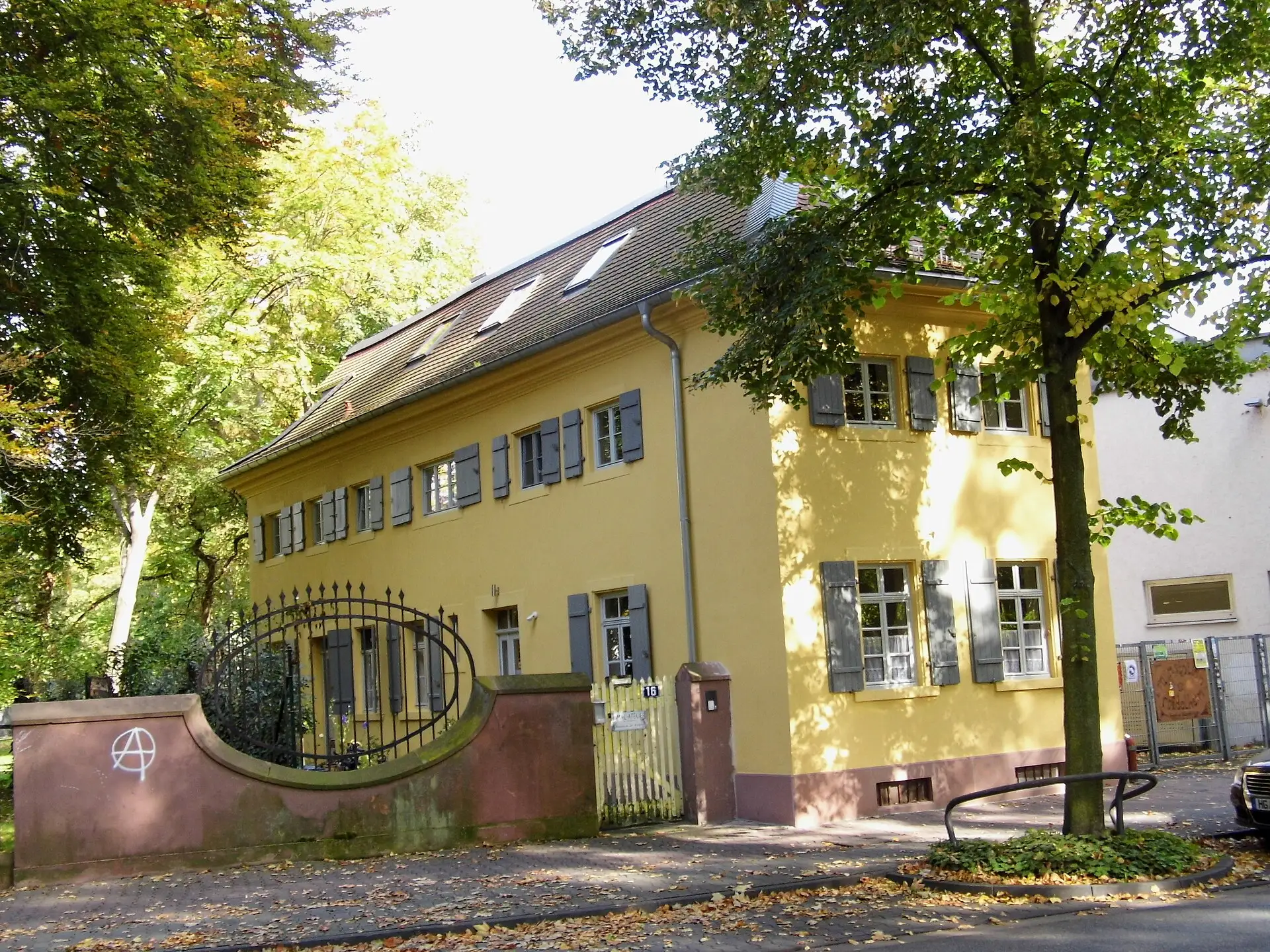 Wohnhaus Auf der Insel 16 in Frankfurt Rödelheim