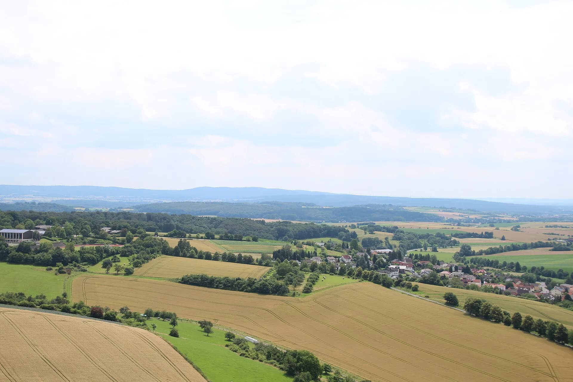 Aussicht vom Burgturm über die Feldflur des Ronneburger Hügellands