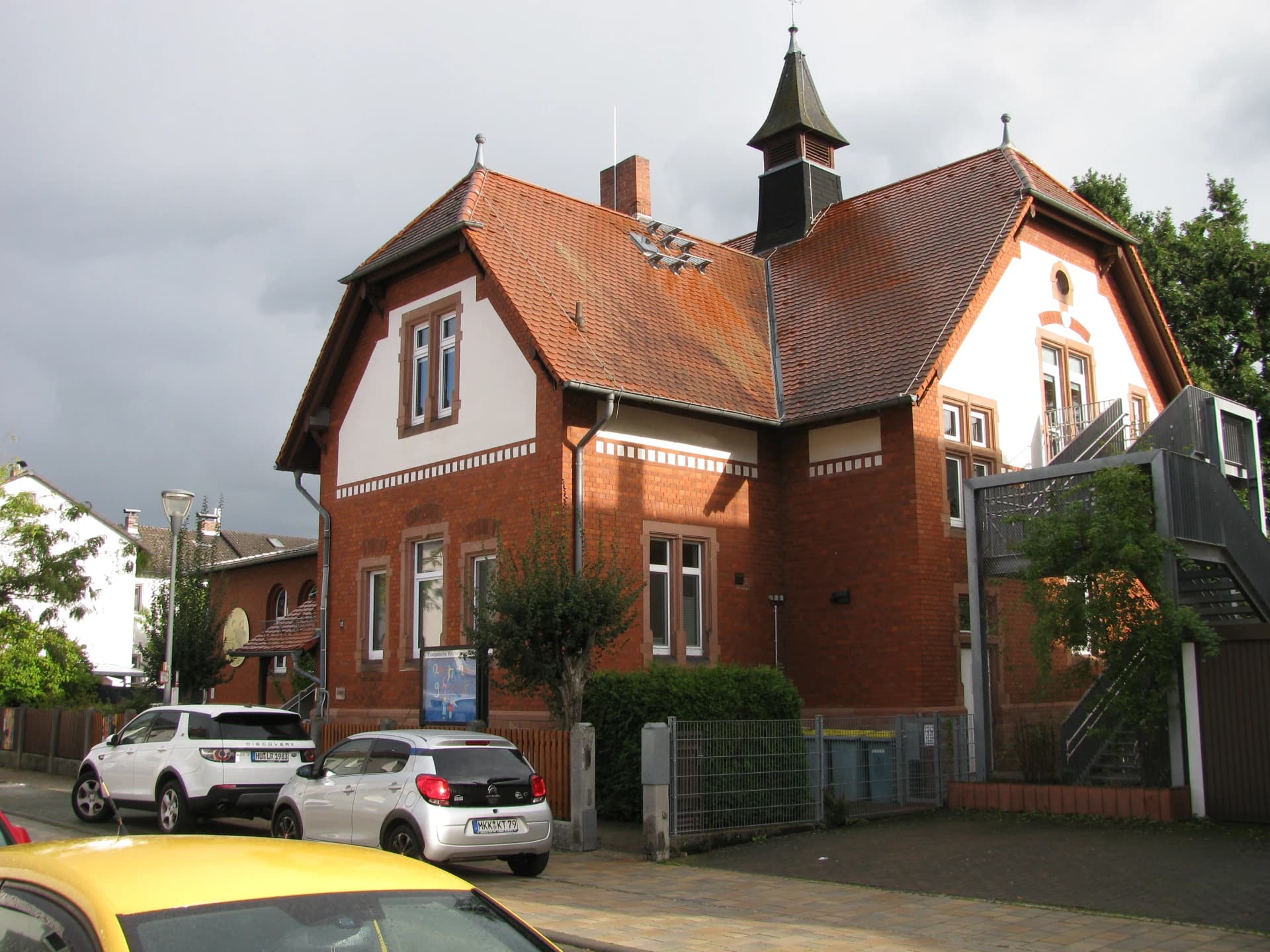 Historischer Backsteinbau mit Dachreiter in der Gartenstraße 12 in Langenselbold