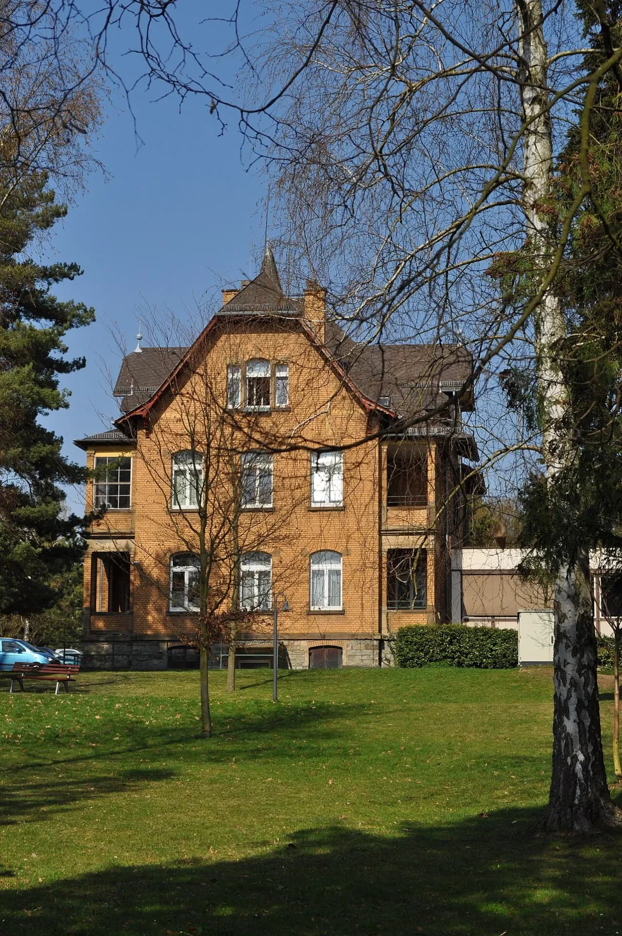 Backsteinvilla in der Lindenallee in Bad Homburg-Dornholzhausen