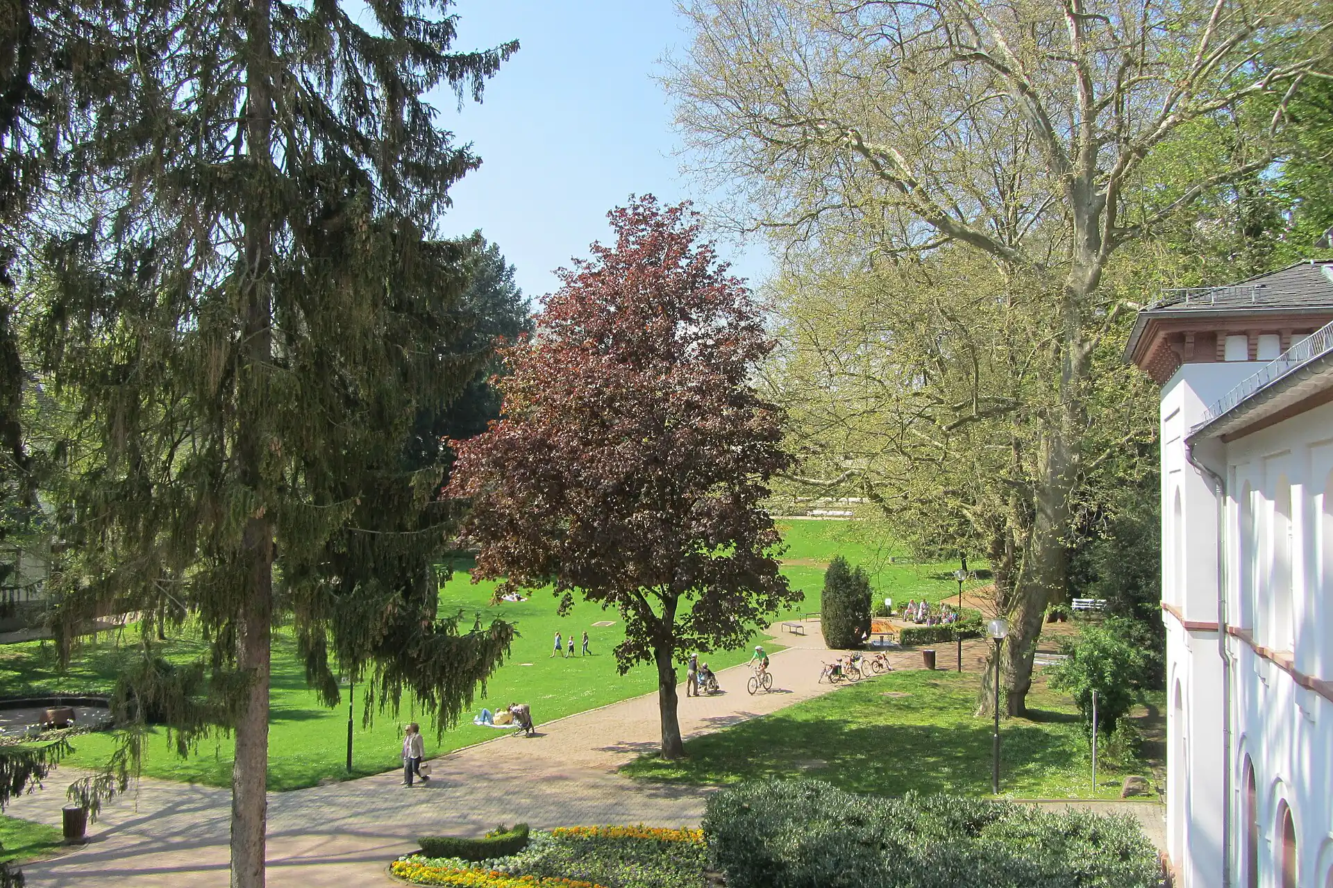 Blick vom Badehaus auf den Alten Kurpark in Bad Soden am Taunus
