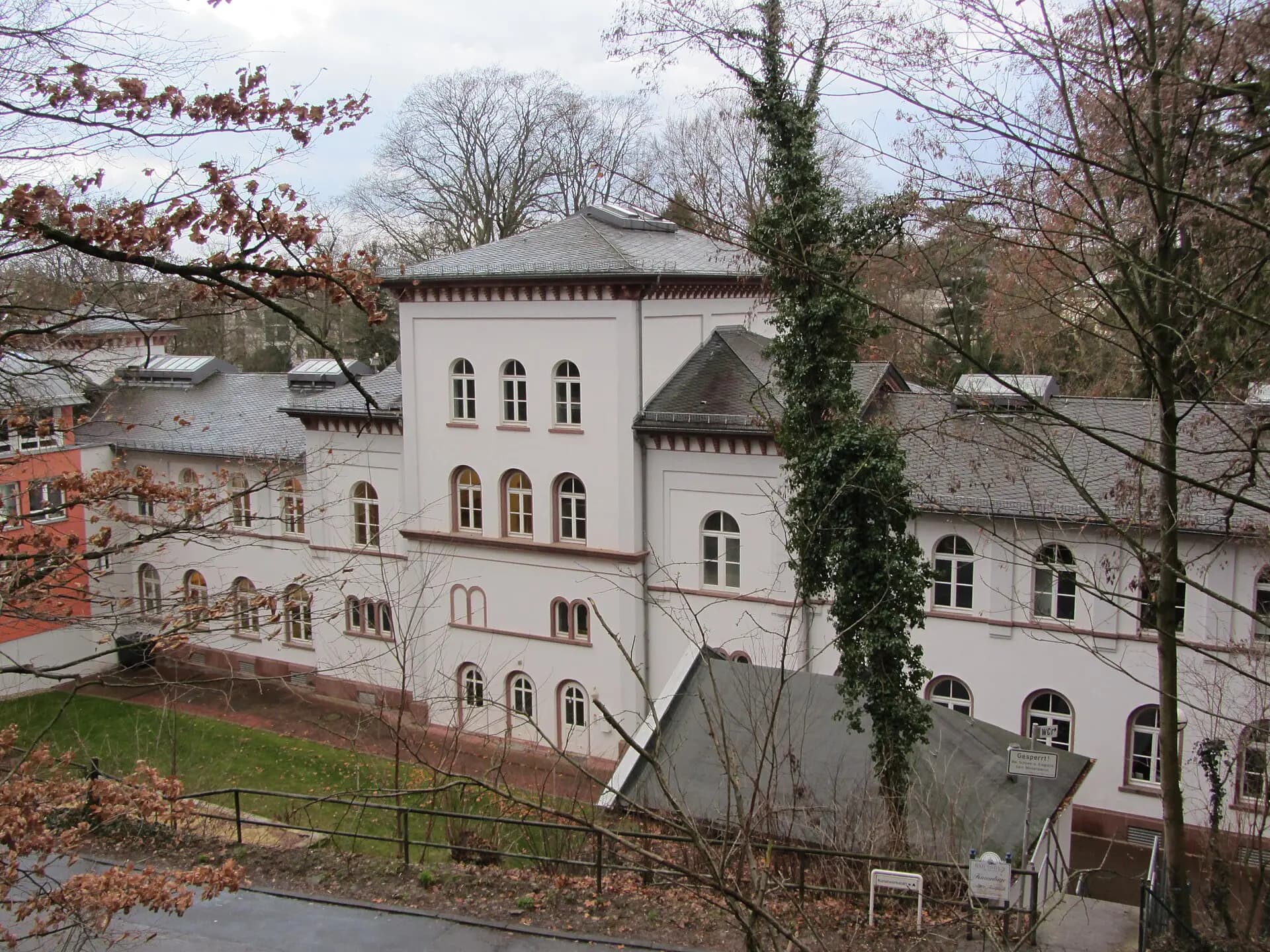 Rückseite des Badehauses in Bad Soden am Taunus