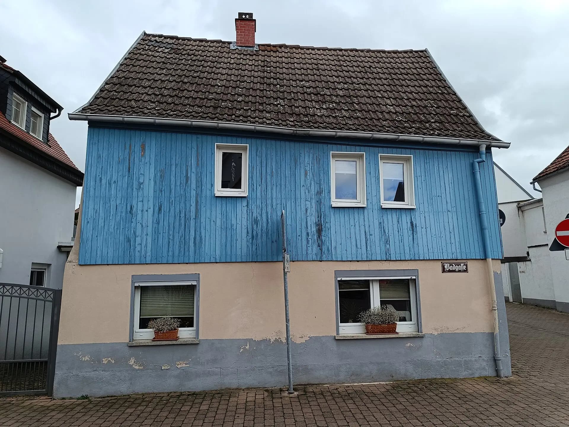 Blaues Fachwerkhaus Badgasse 26 in Dieburg