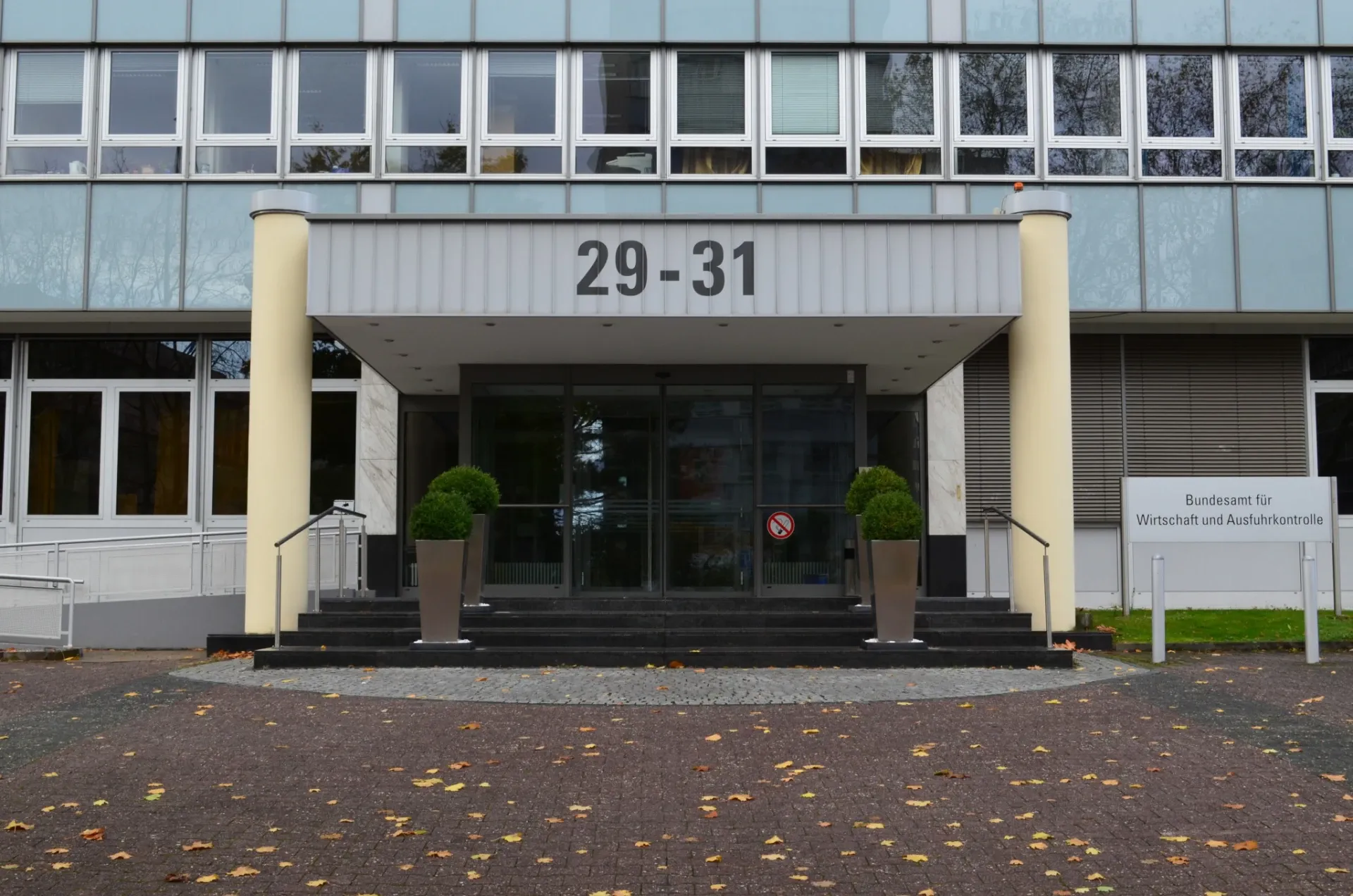 Eingang des Bundesamts für Wirtschaft und Ausfuhrkontrolle in Eschborn