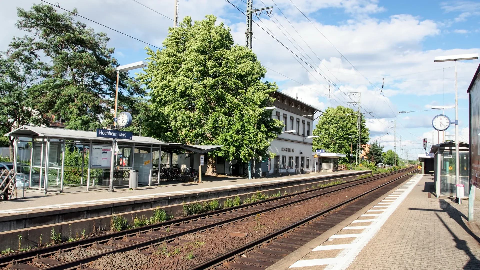 Bahnsteig am Bahnhof Hochheim am Main